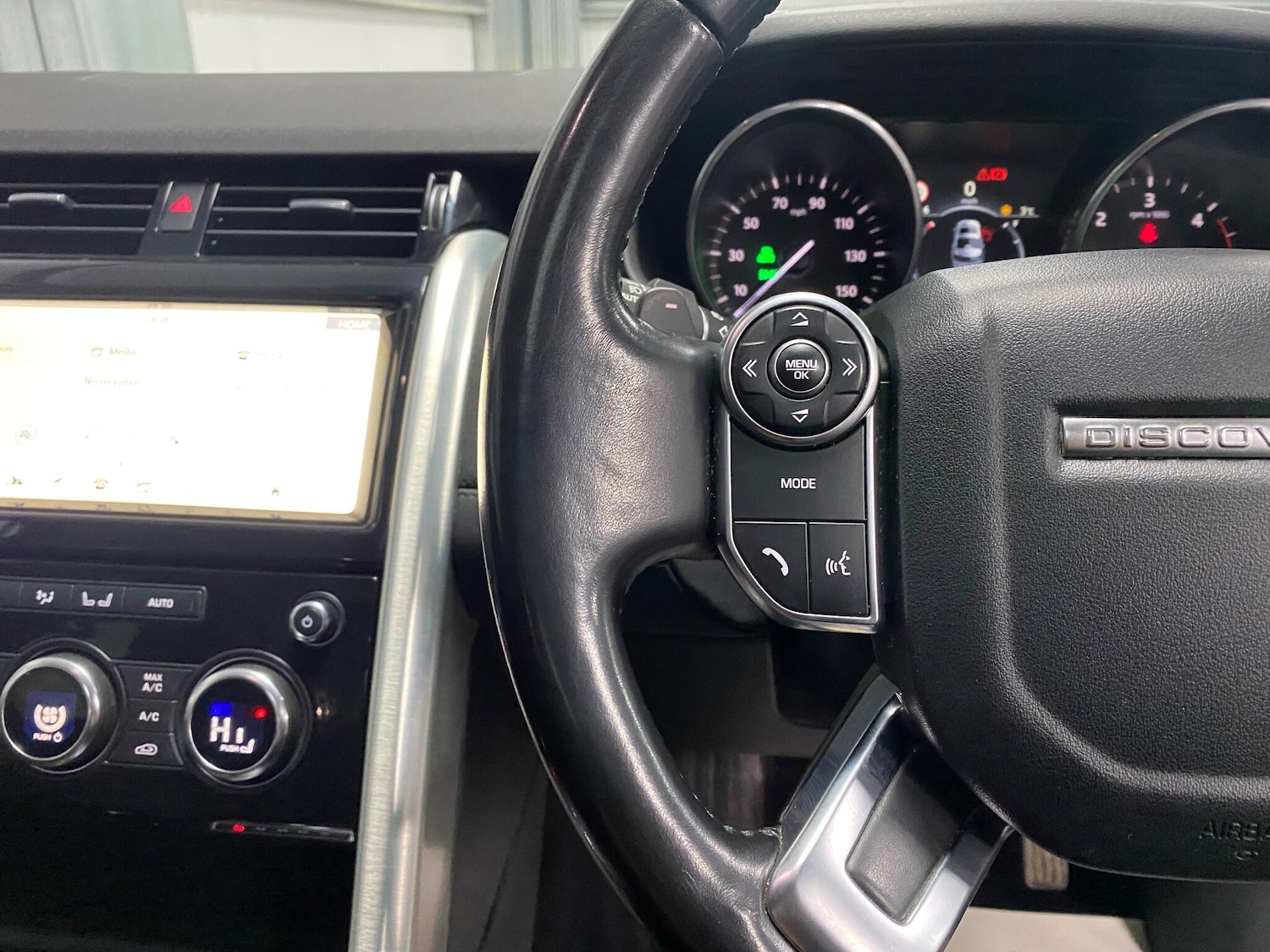 Used Land Rover Discovery 2017 for sale - 77163122: Photo 44