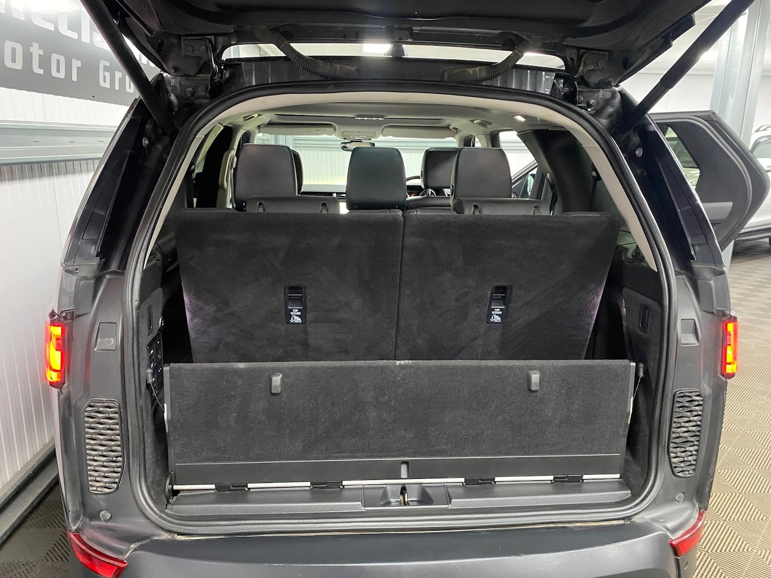 Used Land Rover Discovery 2017 for sale - 77163122: Photo 48