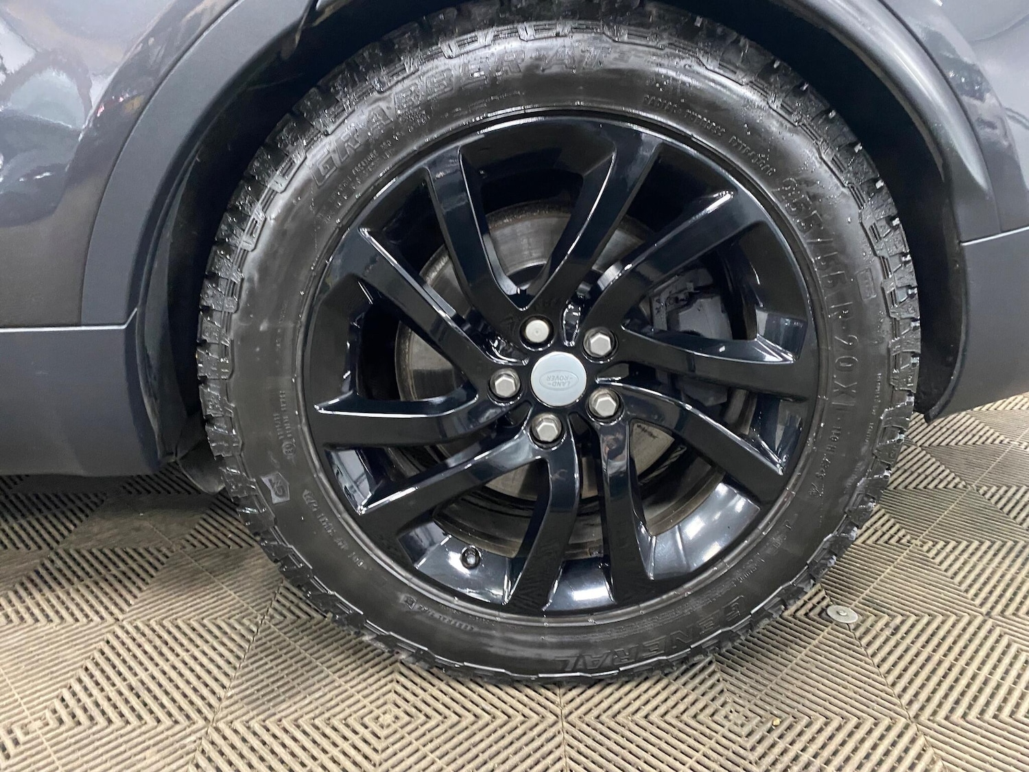 Used Land Rover Discovery 2017 for sale - 77163122: Photo 49