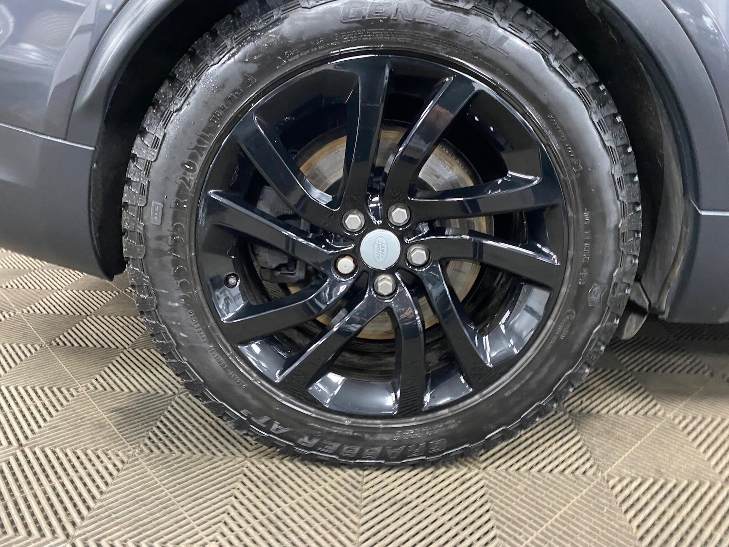 Used Land Rover Discovery 2017 for sale - 77163122: Photo 50