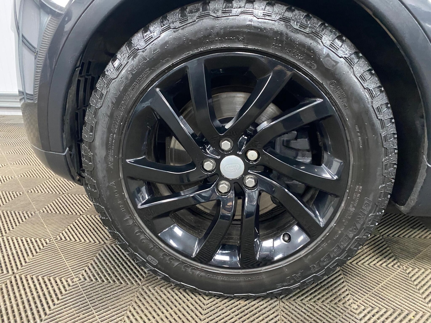 Used Land Rover Discovery 2017 for sale - 77163122: Photo 52