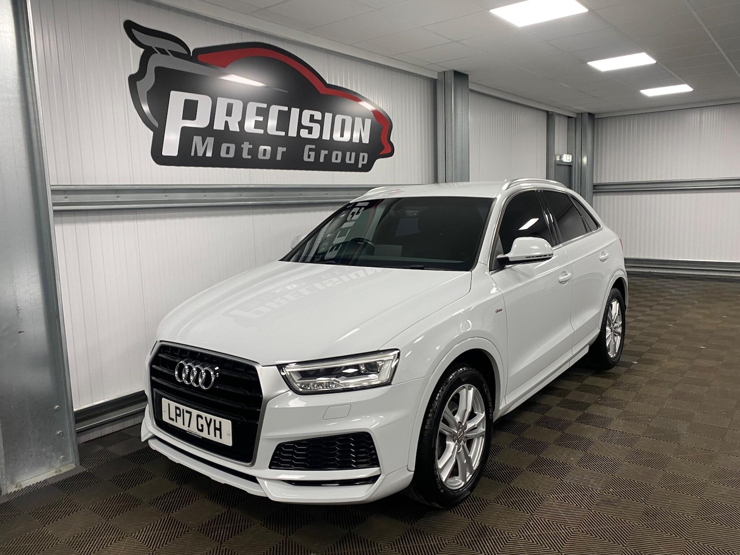 Used Audi Q3 2017 for sale - 76715440: Photo 10