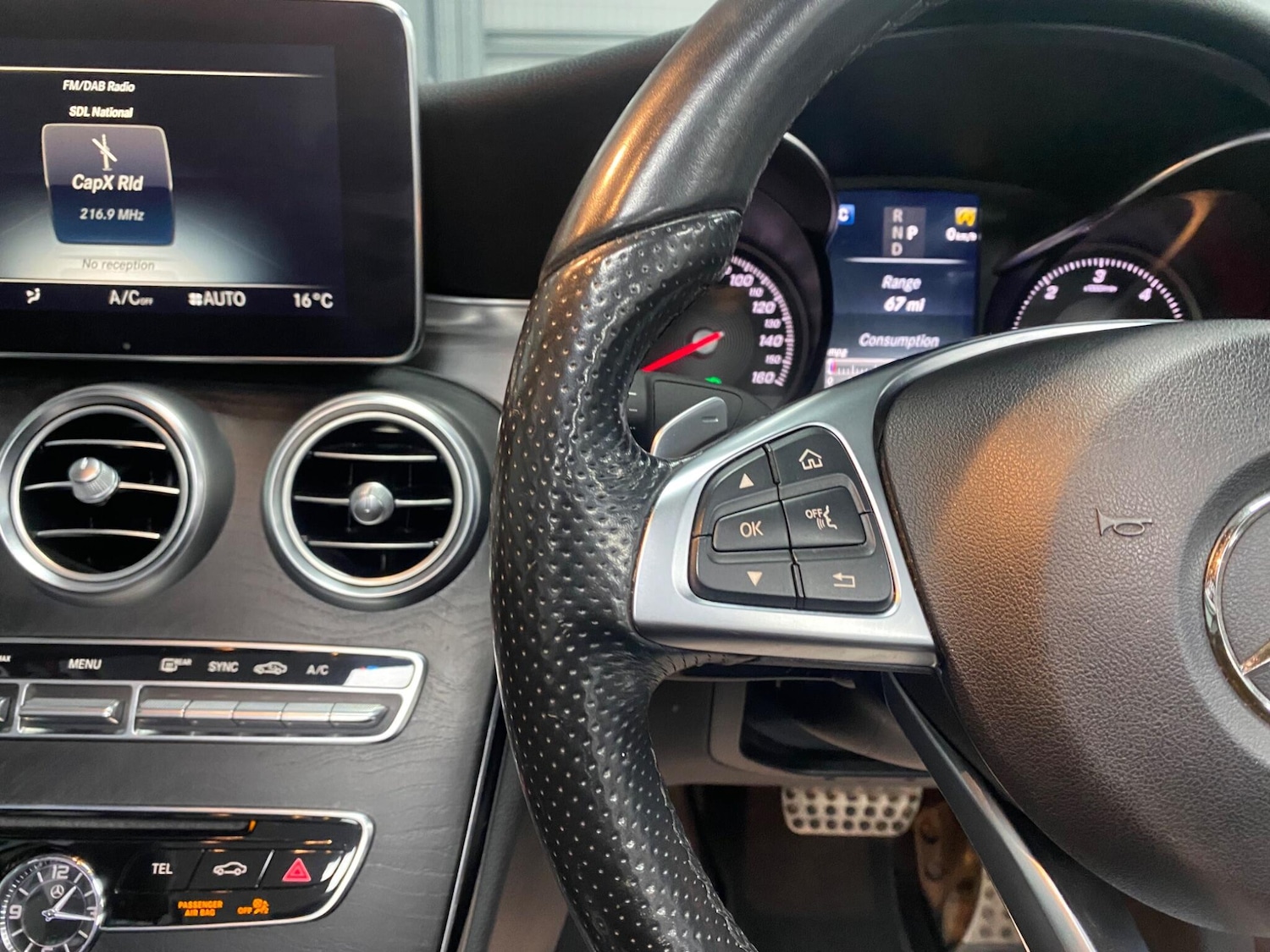 Used Mercedes-Benz C Class 2017 for sale - 76989895: Photo 32