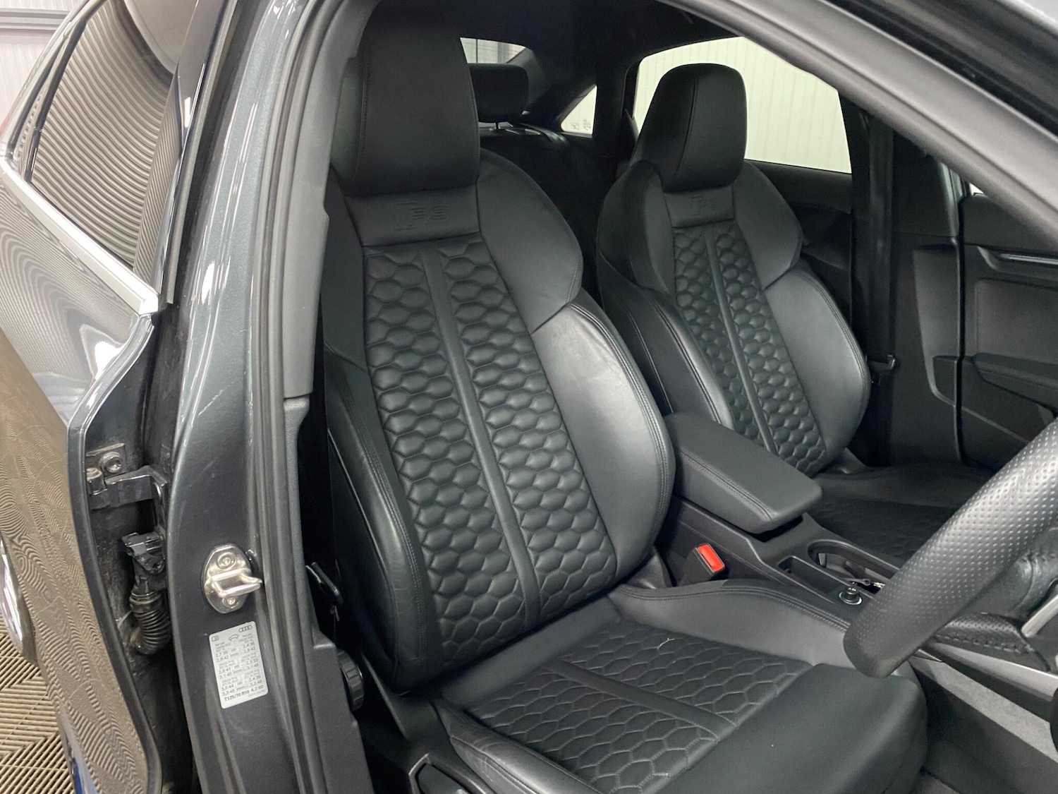 Used Audi RS3 2024 for sale - 76423042: Photo 32