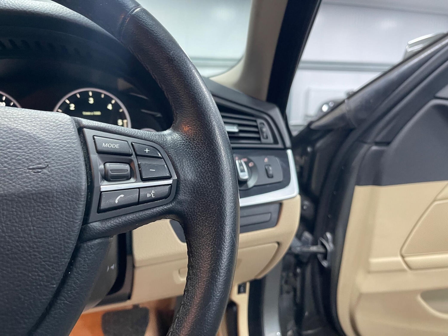 Used BMW 5 Series 2013 for sale - 77978345: Photo 38