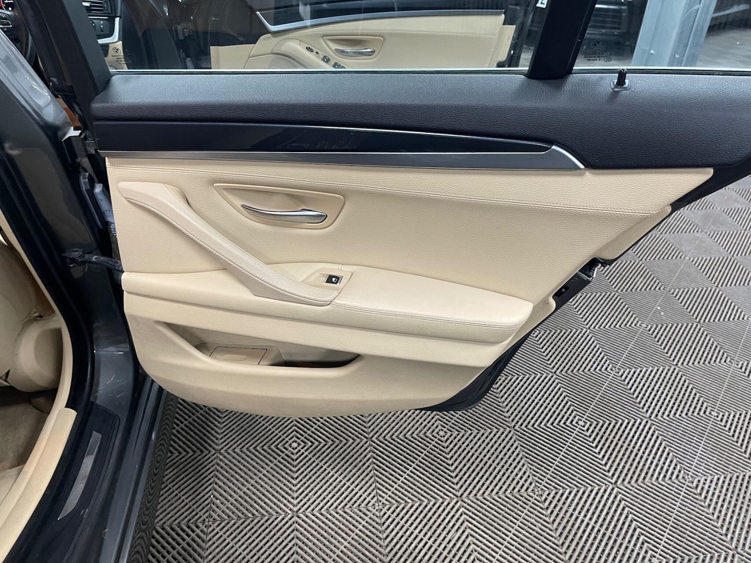 Used BMW 5 Series 2013 for sale - 77978345: Photo 43