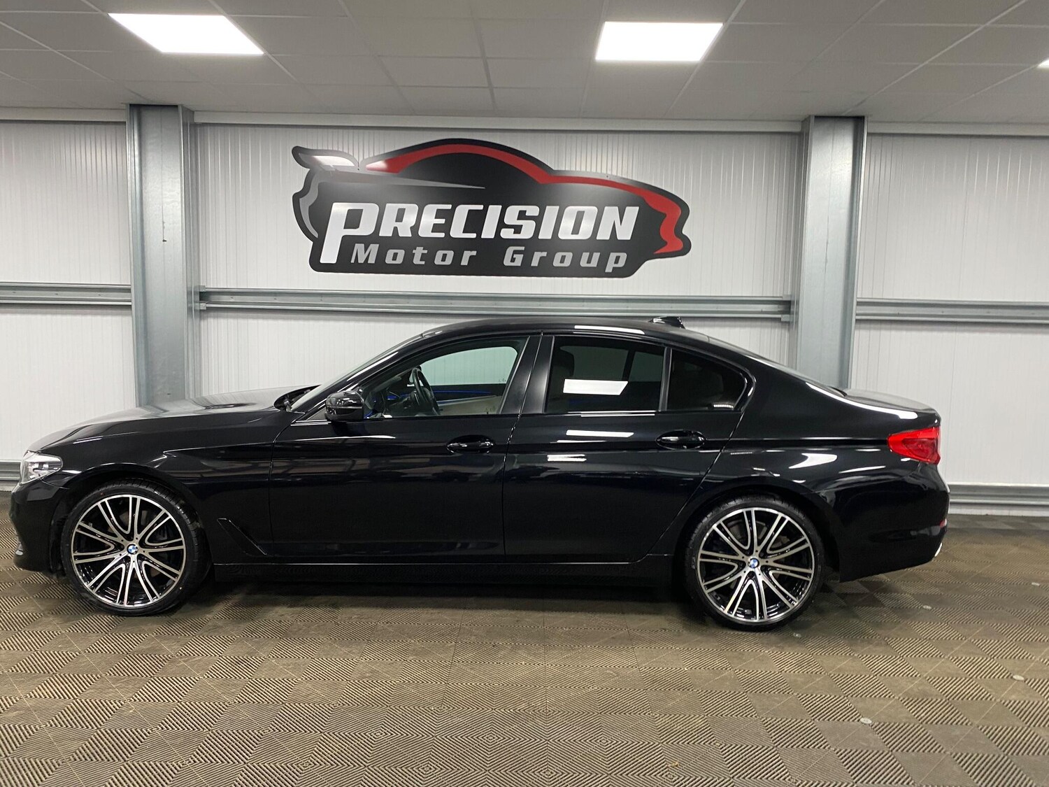 Used BMW 5 Series 2017 for sale - 76926407: Photo 16