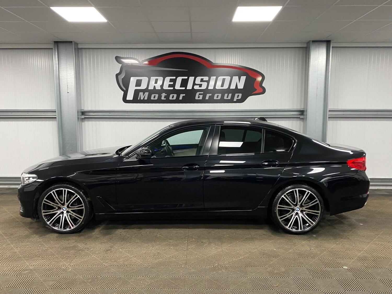 Used BMW 5 Series 2017 for sale - 76926407: Photo 18