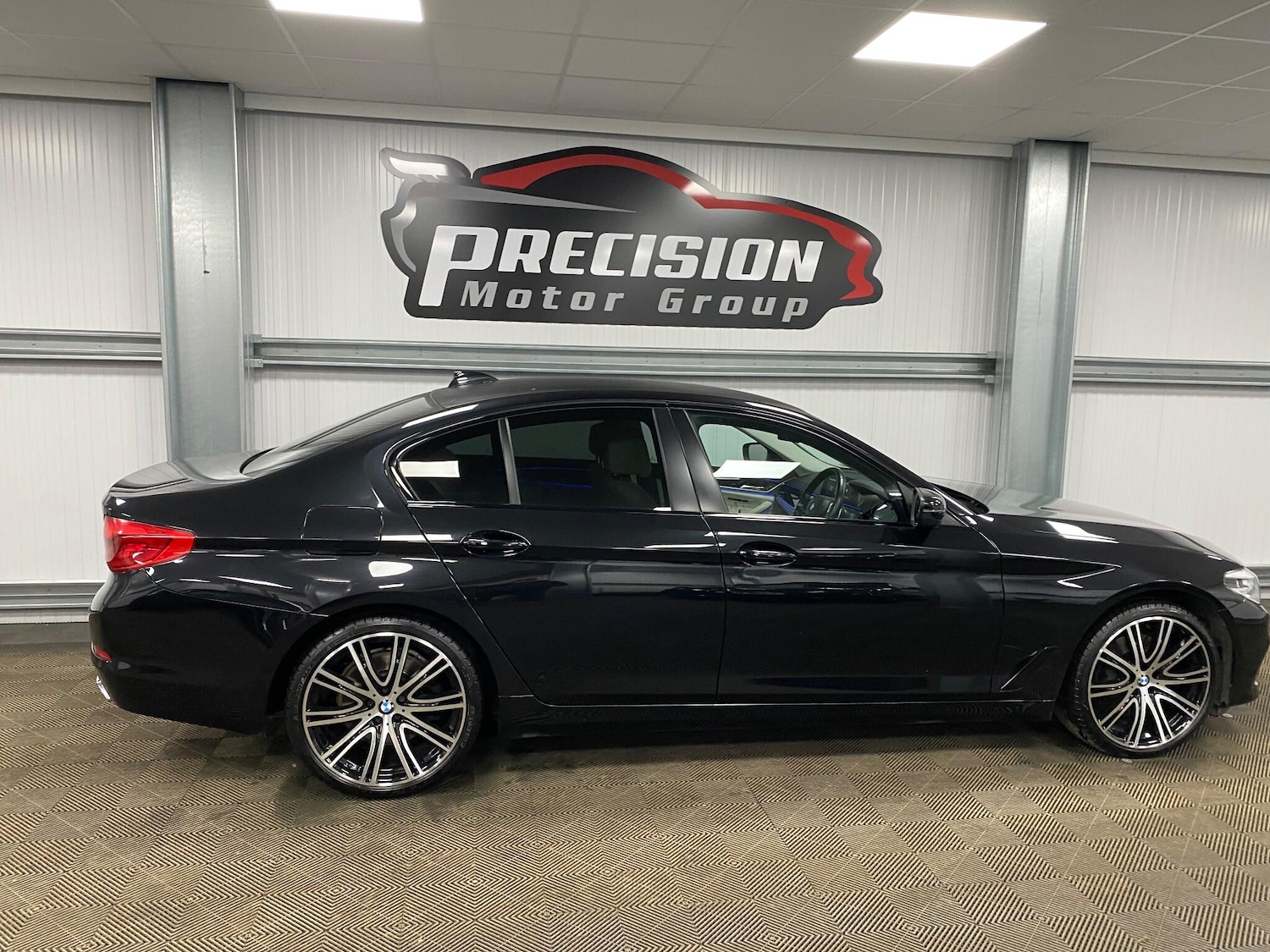 Used BMW 5 Series 2017 for sale - 76926407: Photo 29