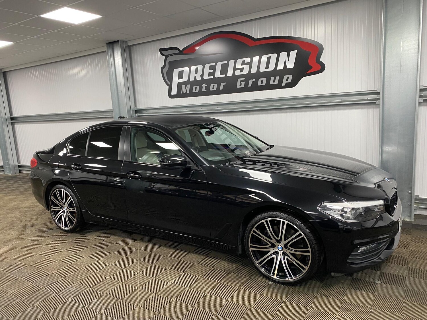 Used BMW 5 Series 2017 for sale - 76926407: Photo 4