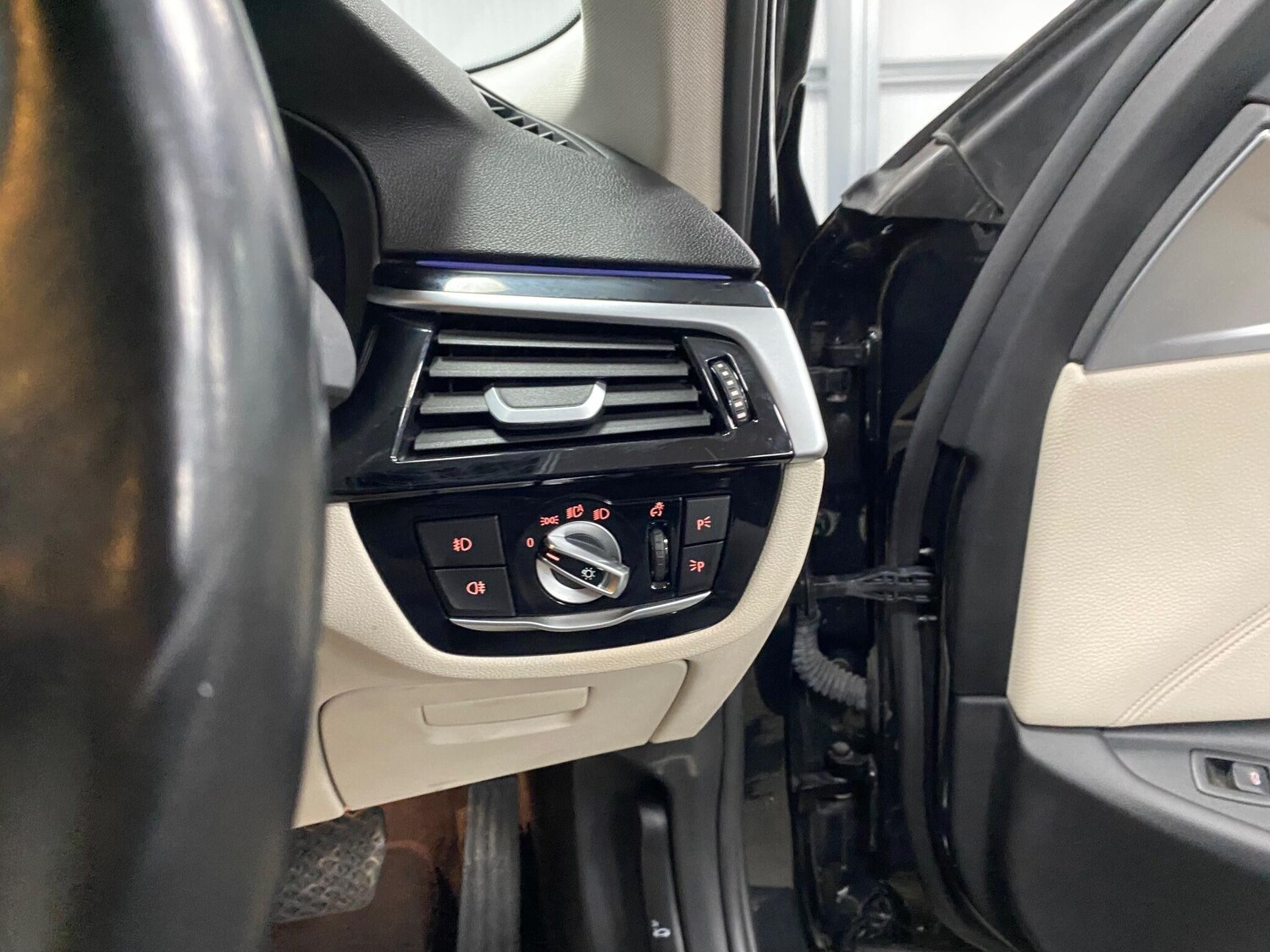 Used BMW 5 Series 2017 for sale - 76926407: Photo 44