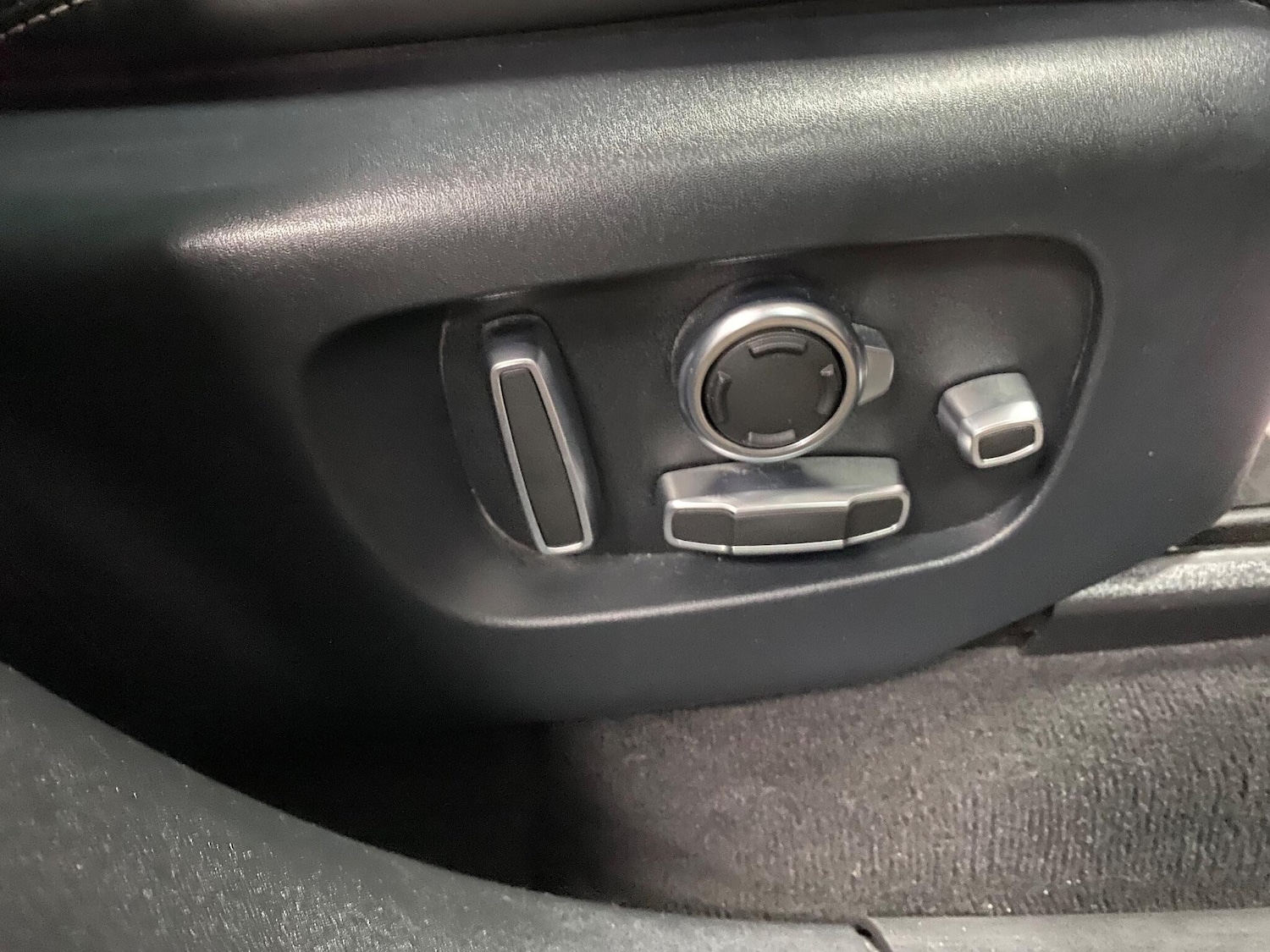 Used Land Rover Range Rover Velar 2019 for sale - 77229890: Photo 41