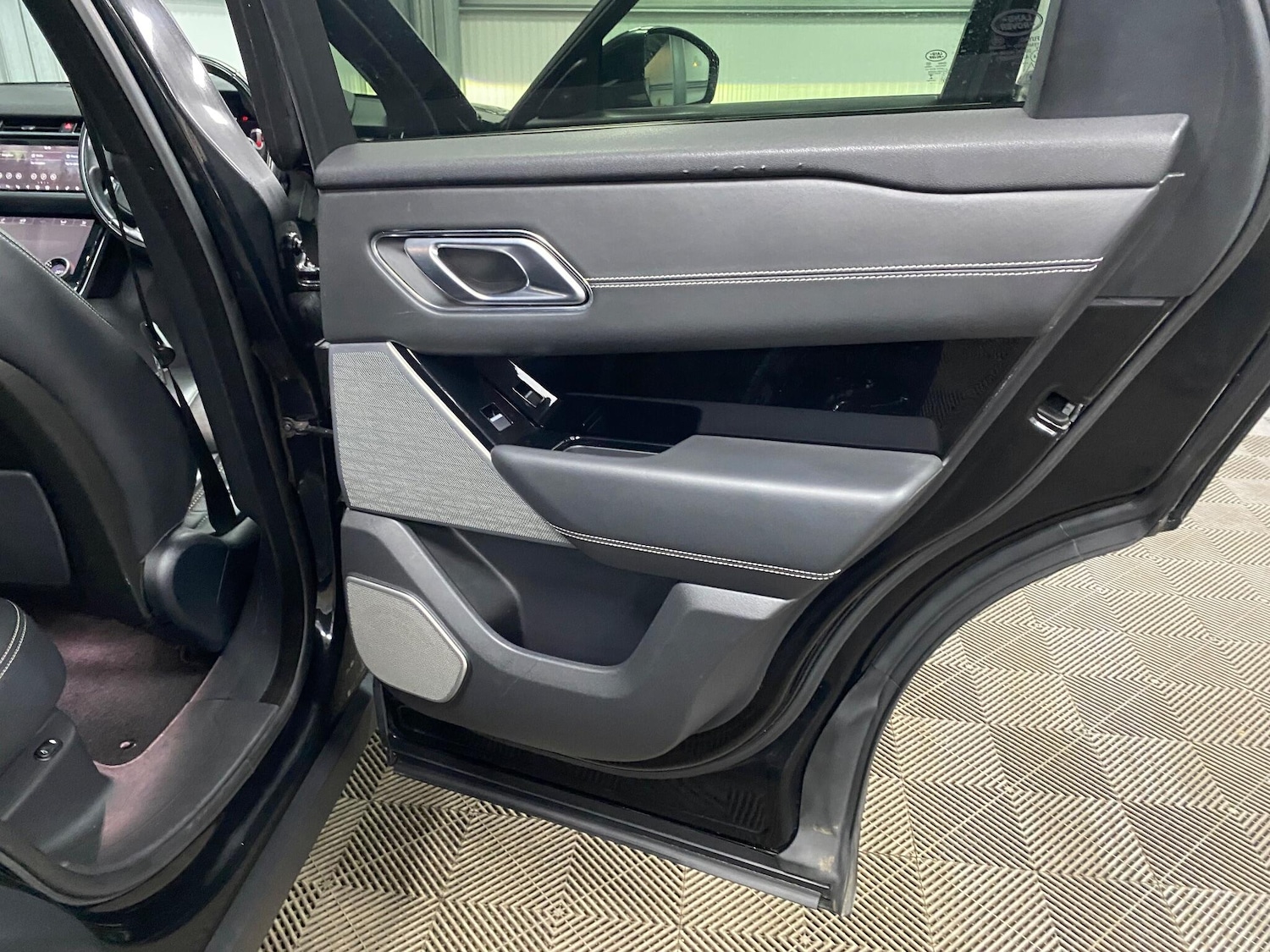 Used Land Rover Range Rover Velar 2019 for sale - 77229890: Photo 42