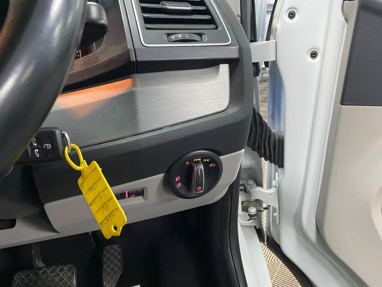 Used Volkswagen Transporter for sale - 77175566: Photo 35