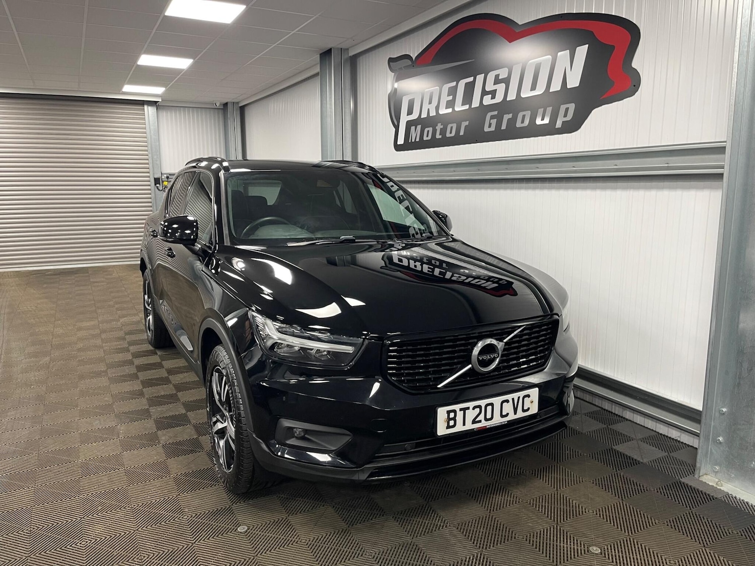 Used Volvo XC40 for sale - 77794411: Photo 2