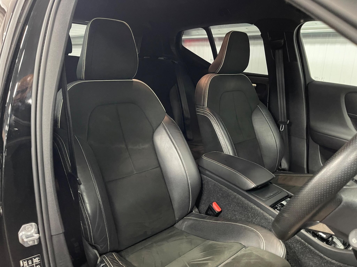 Used Volvo XC40 for sale - 77794411: Photo 40