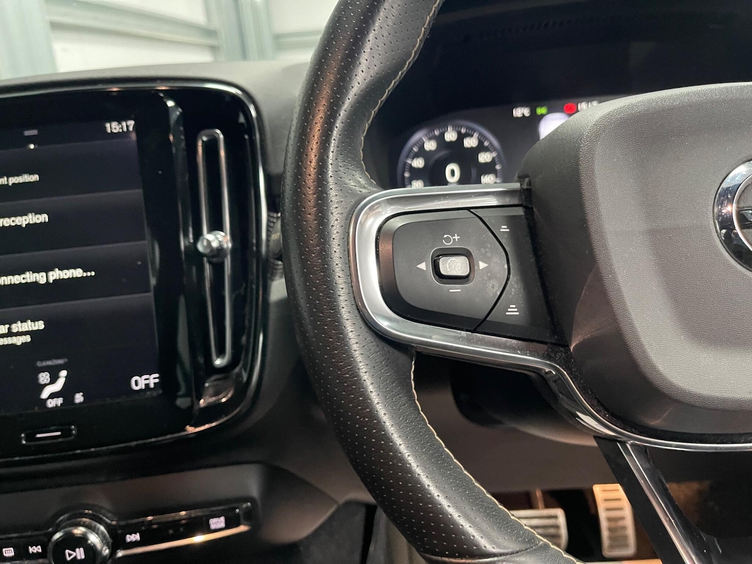 Used Volvo XC40 for sale - 77794411: Photo 45