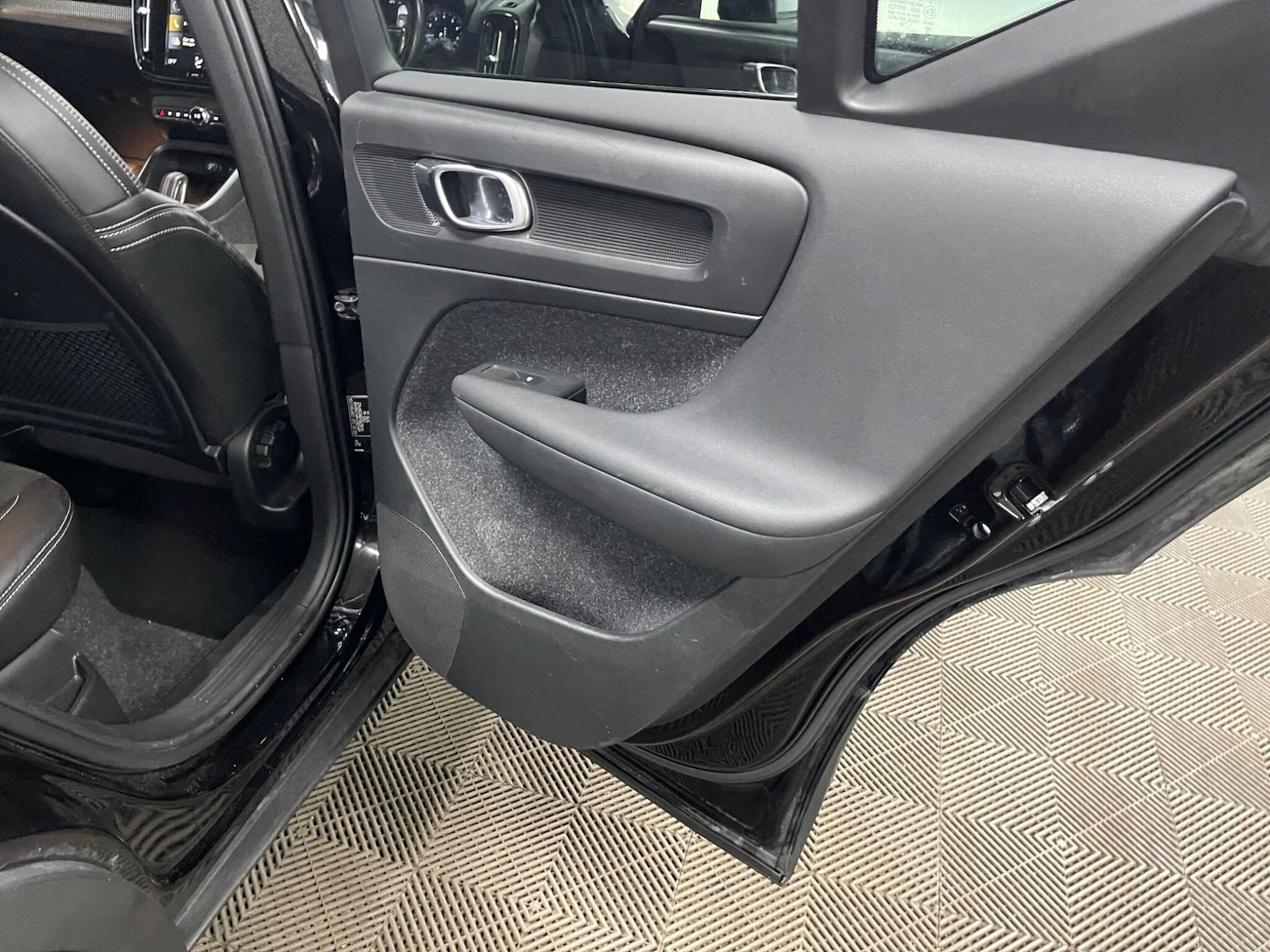 Used Volvo XC40 for sale - 77794411: Photo 47