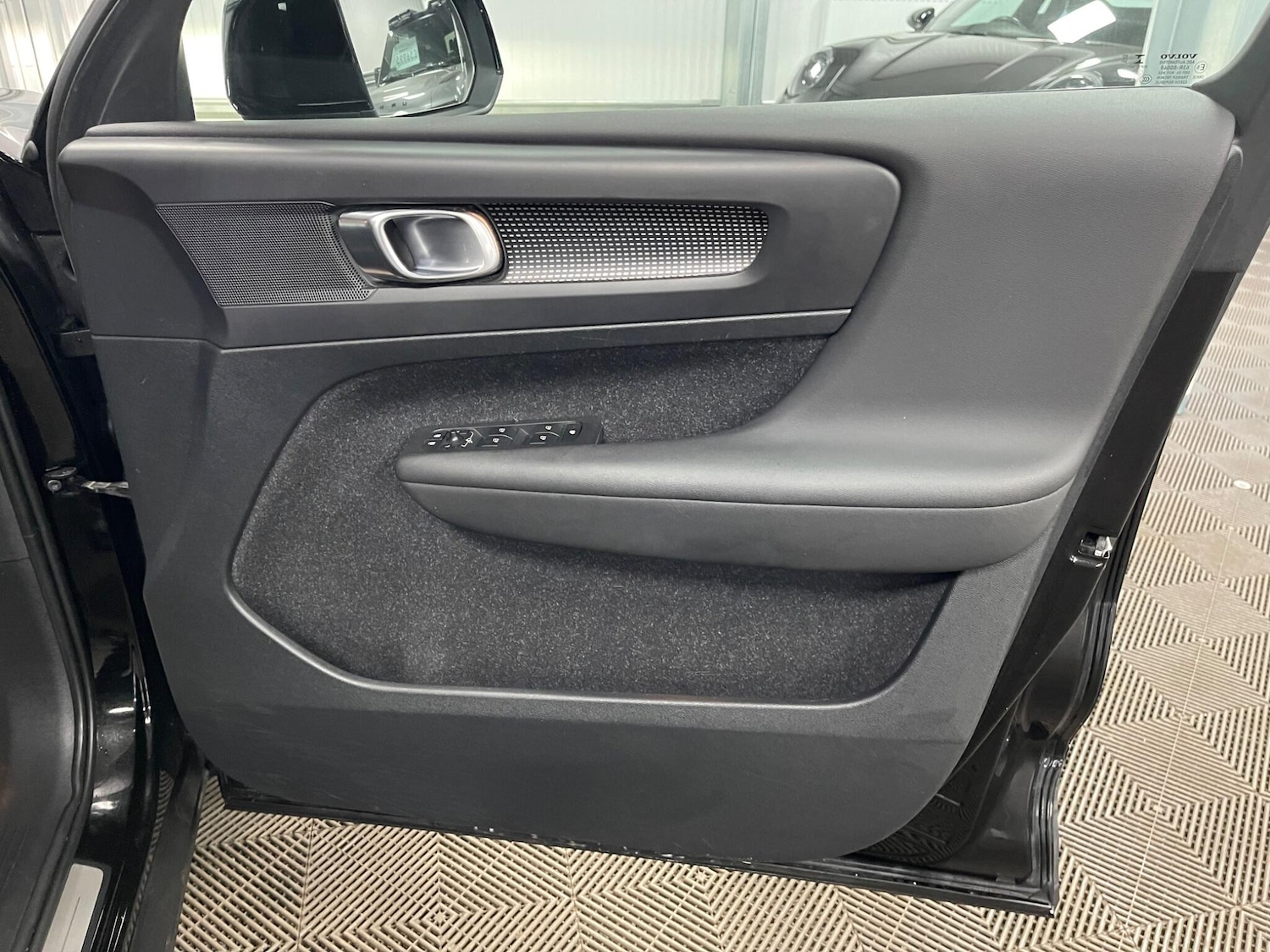 Used Volvo XC40 for sale - 77794411: Photo 49