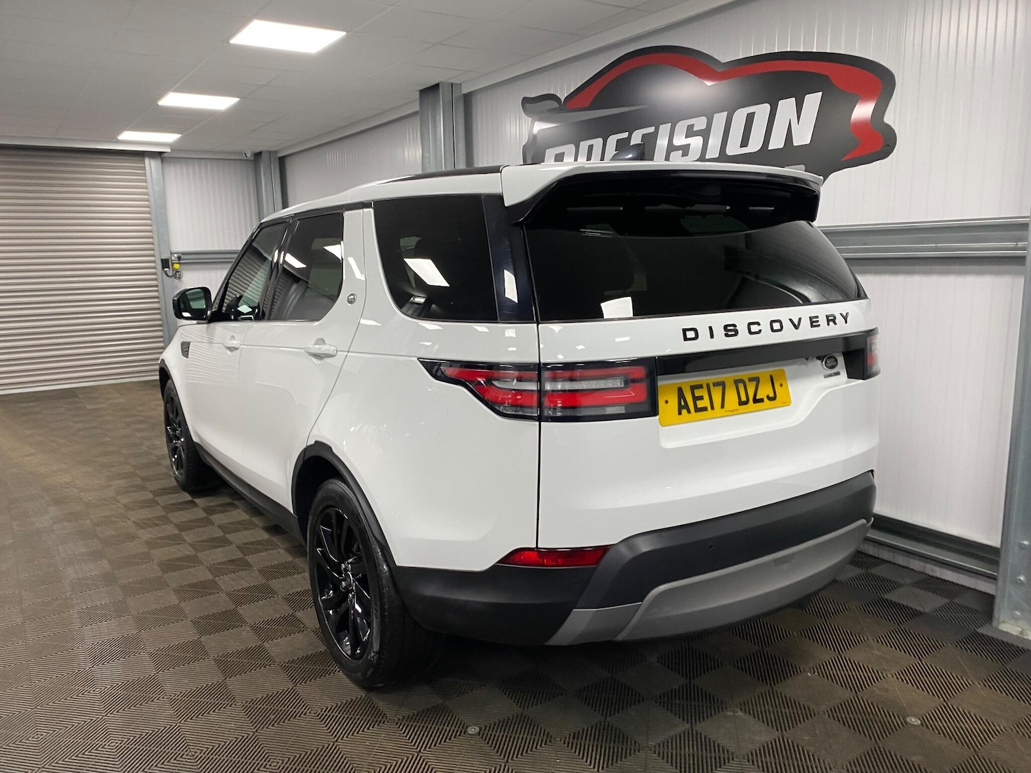 Used Land Rover Discovery 2017 for sale - 76585376: Photo 14