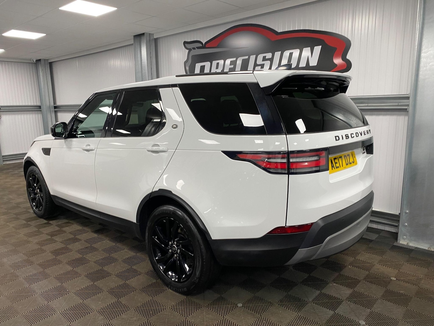 Used Land Rover Discovery 2017 for sale - 76585376: Photo 15