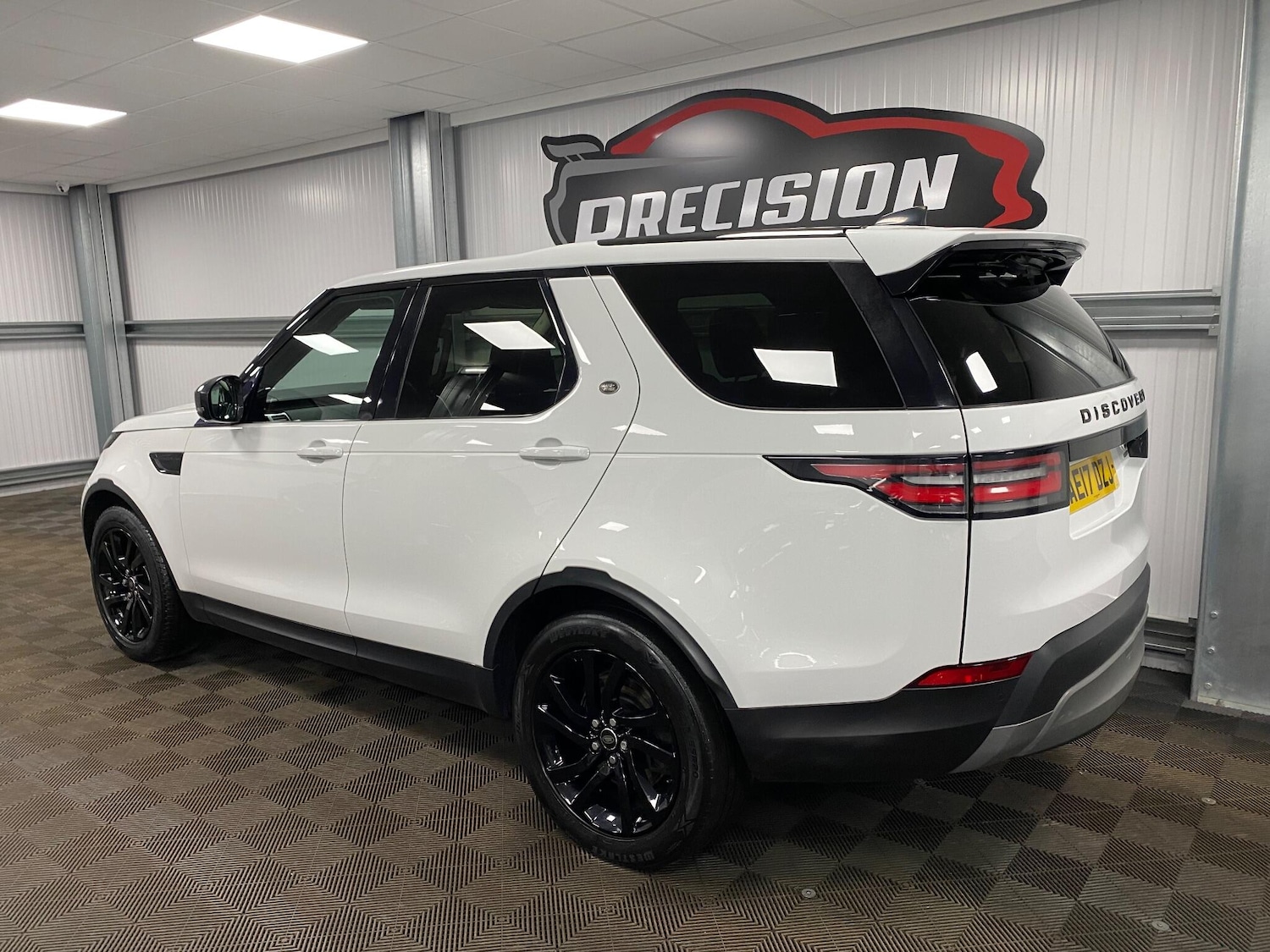 Used Land Rover Discovery 2017 for sale - 76585376: Photo 16