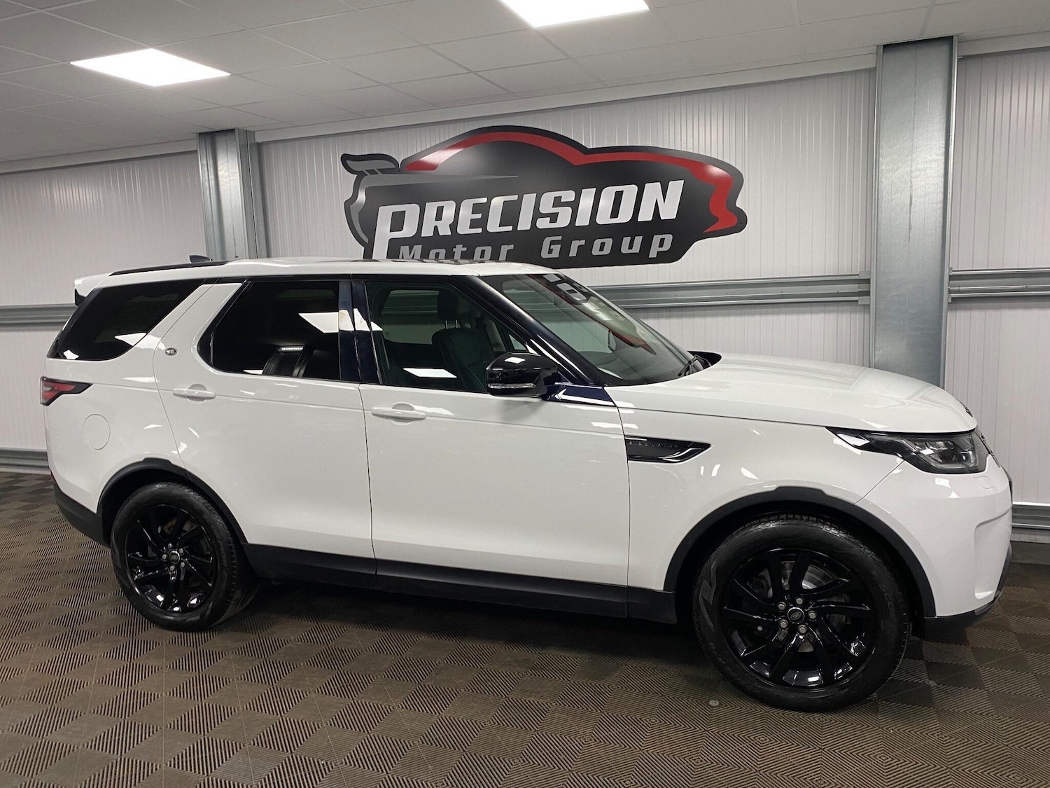 Used Land Rover Discovery 2017 for sale - 76585376: Photo 31