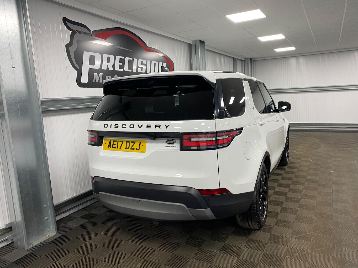 Used Land Rover Discovery 2017 for sale - 76585376: Photo 32