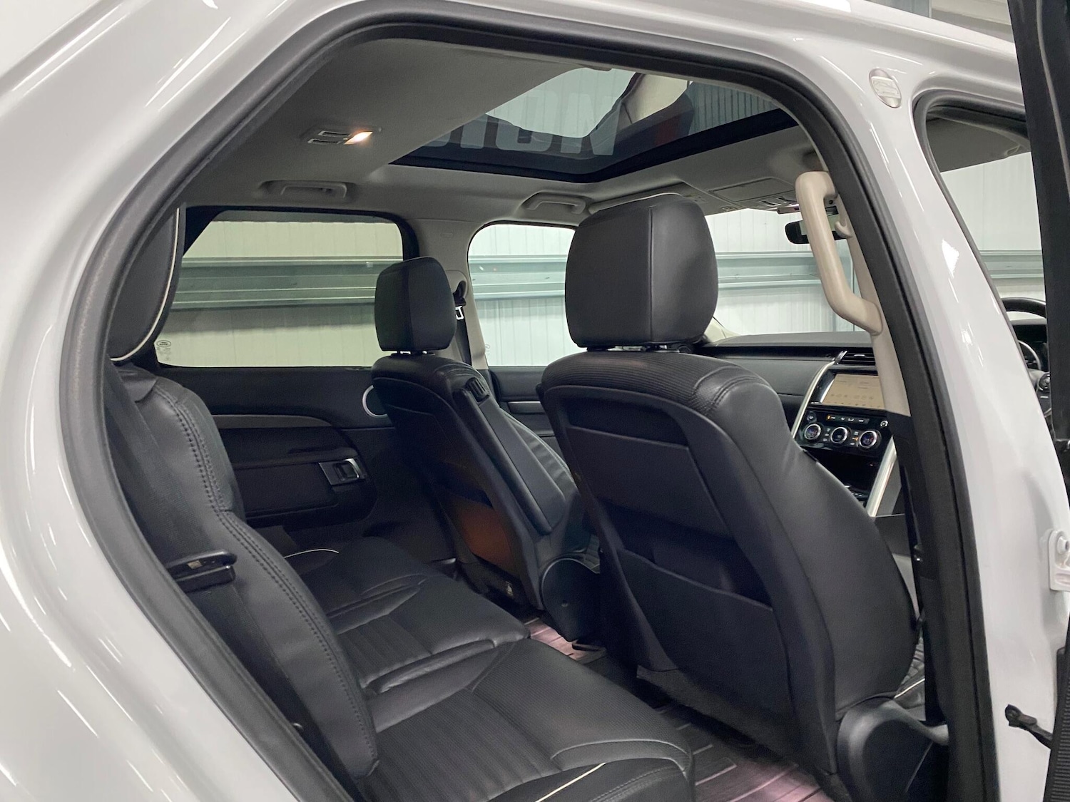 Used Land Rover Discovery 2017 for sale - 76585376: Photo 41