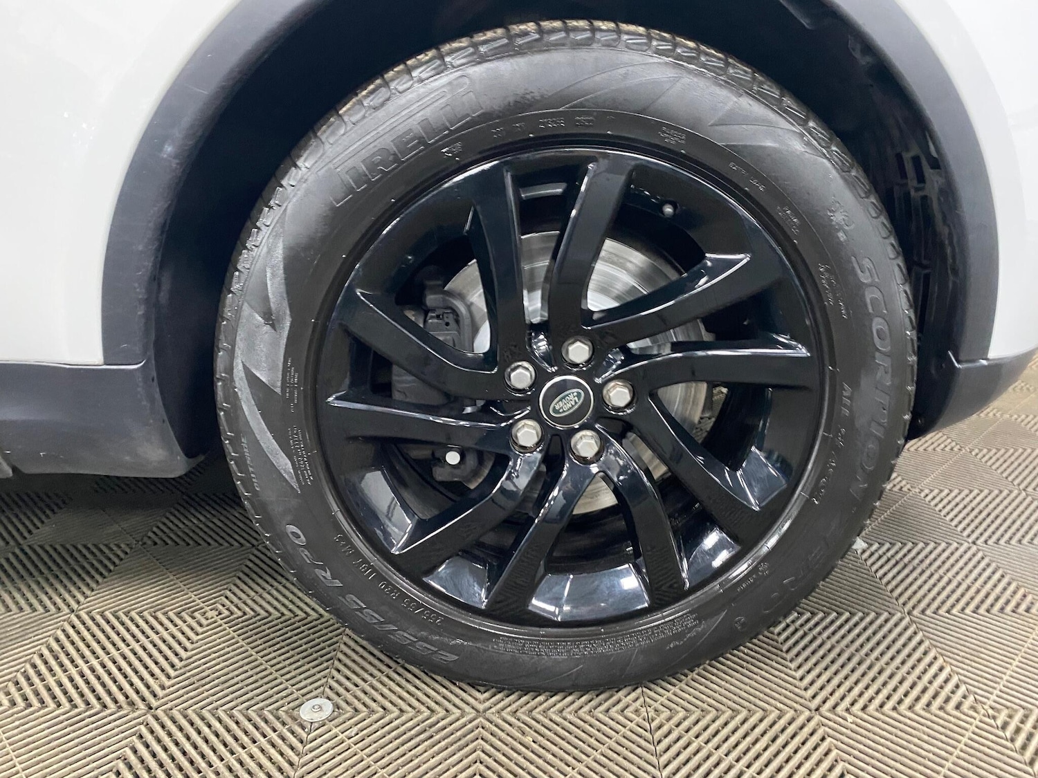 Used Land Rover Discovery 2017 for sale - 76585376: Photo 54