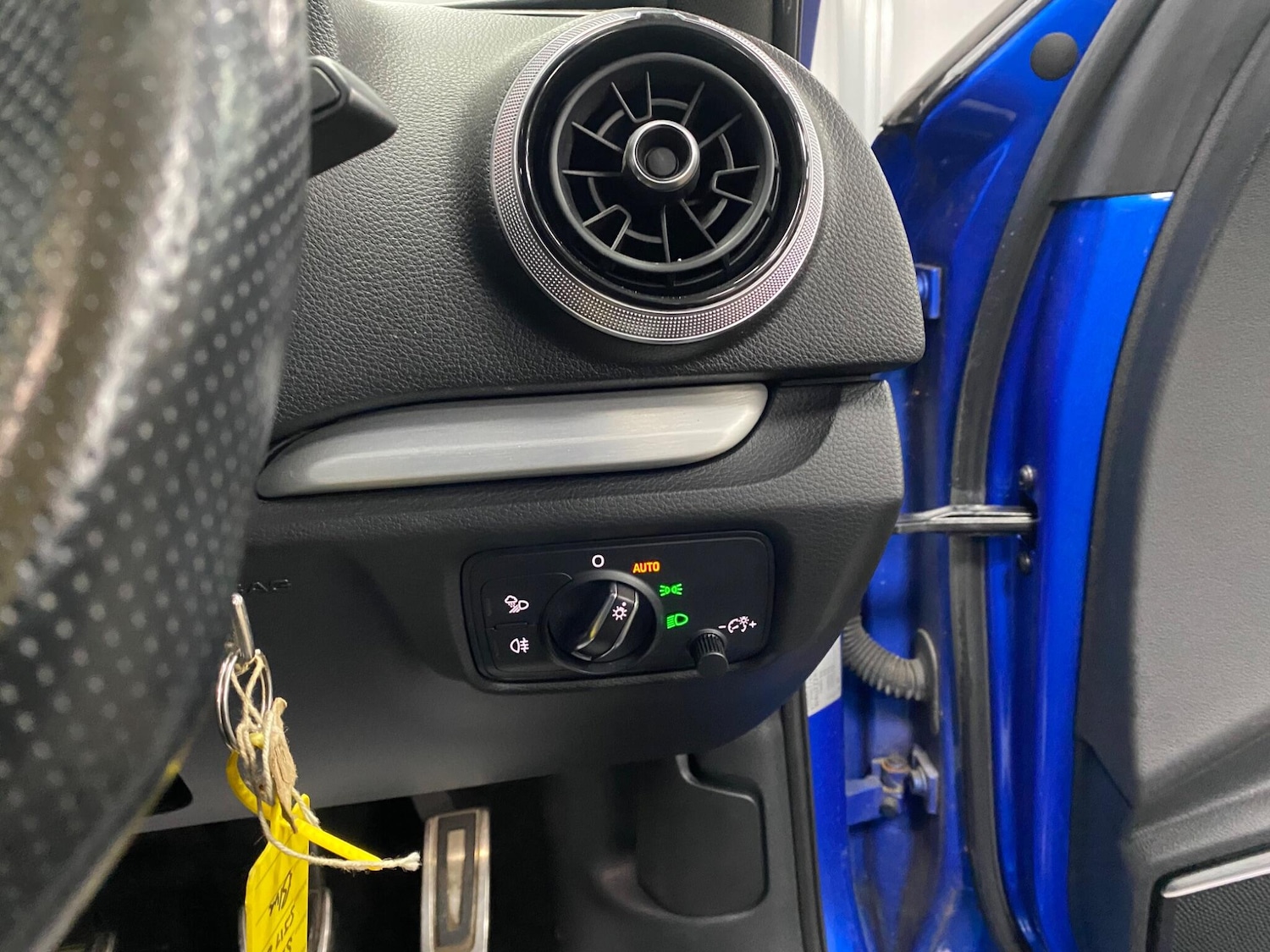 Used Audi A3 2017 for sale - 77292098: Photo 41