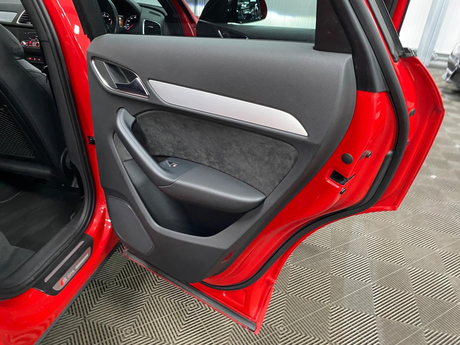 Used Audi Q3 for sale - 76992932: Photo 45