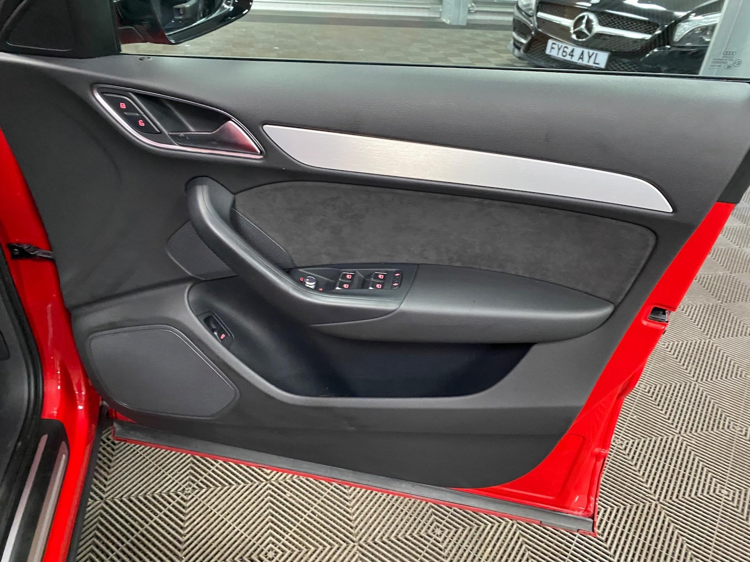 Used Audi Q3 for sale - 76992932: Photo 46