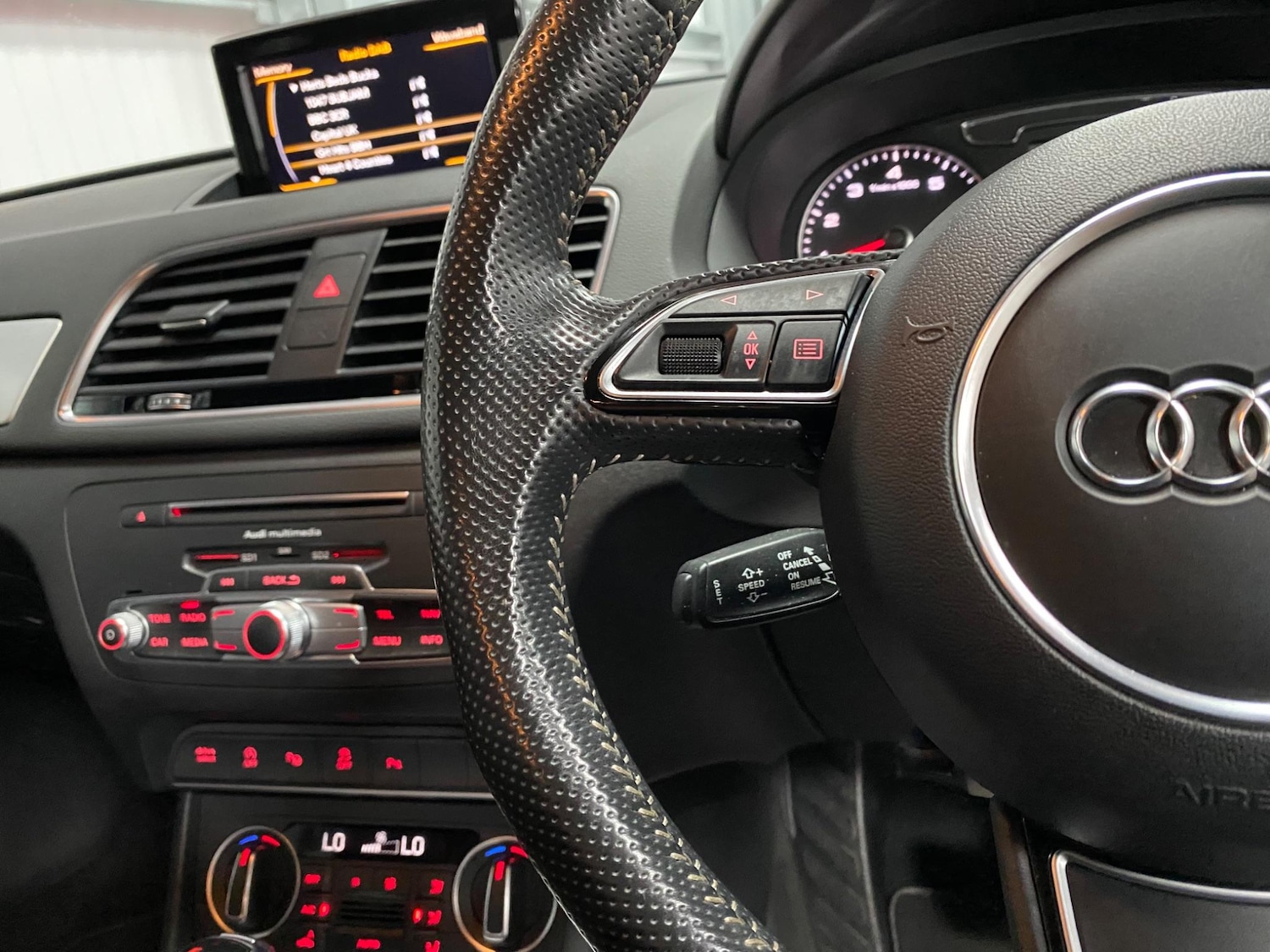 Used Audi Q3 for sale - 76992932: Photo 59