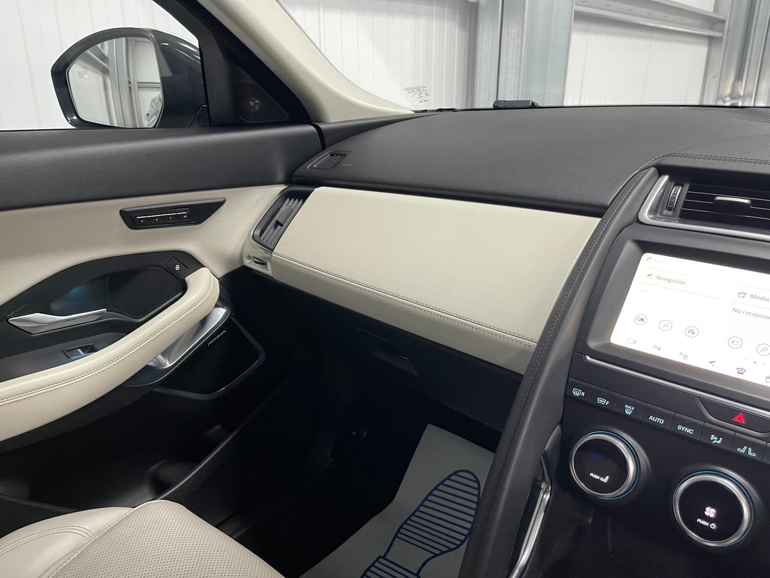 Used Jaguar E-Pace 2018 for sale - 77670805: Photo 33