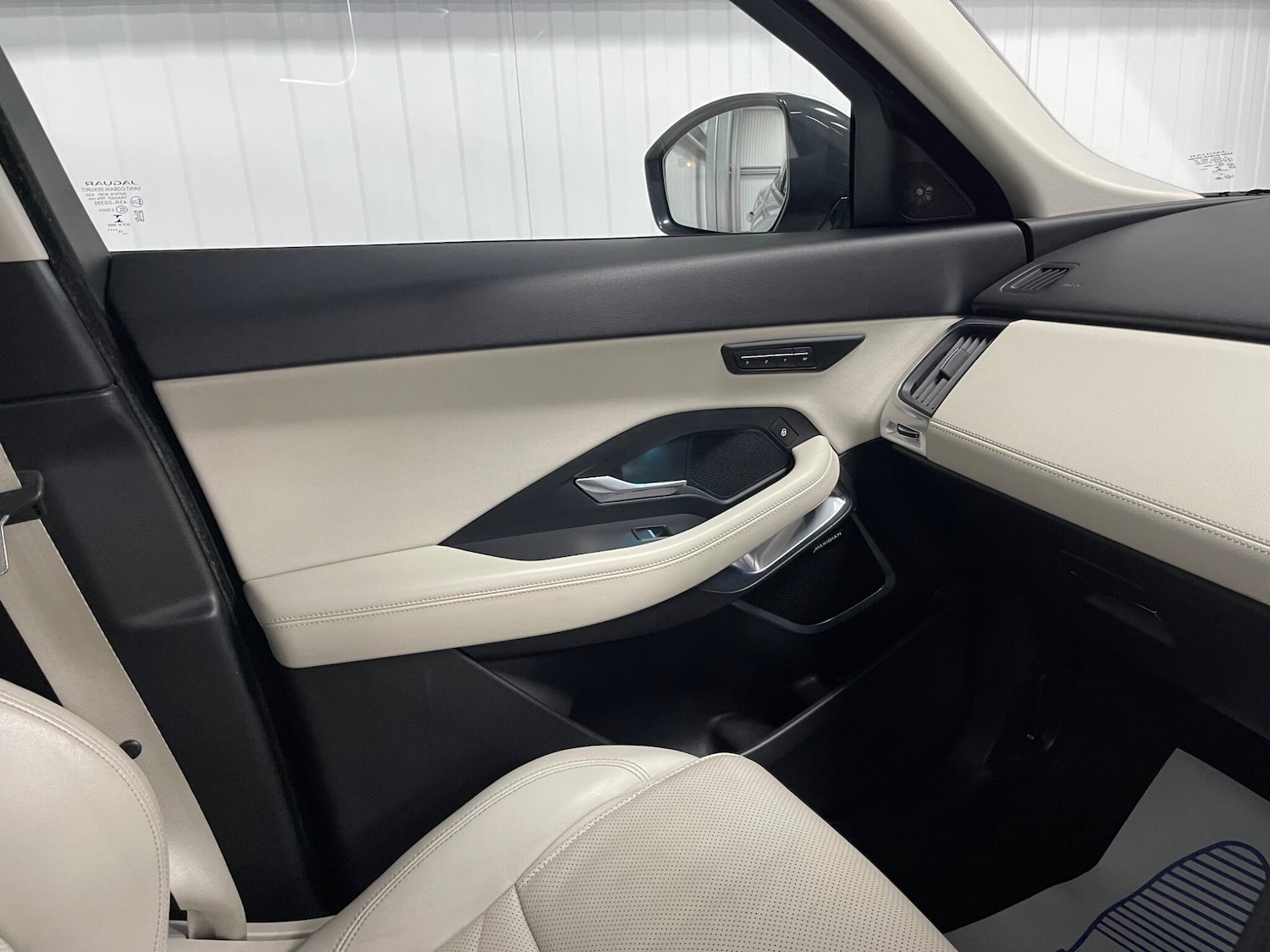 Used Jaguar E-Pace 2018 for sale - 77670805: Photo 42