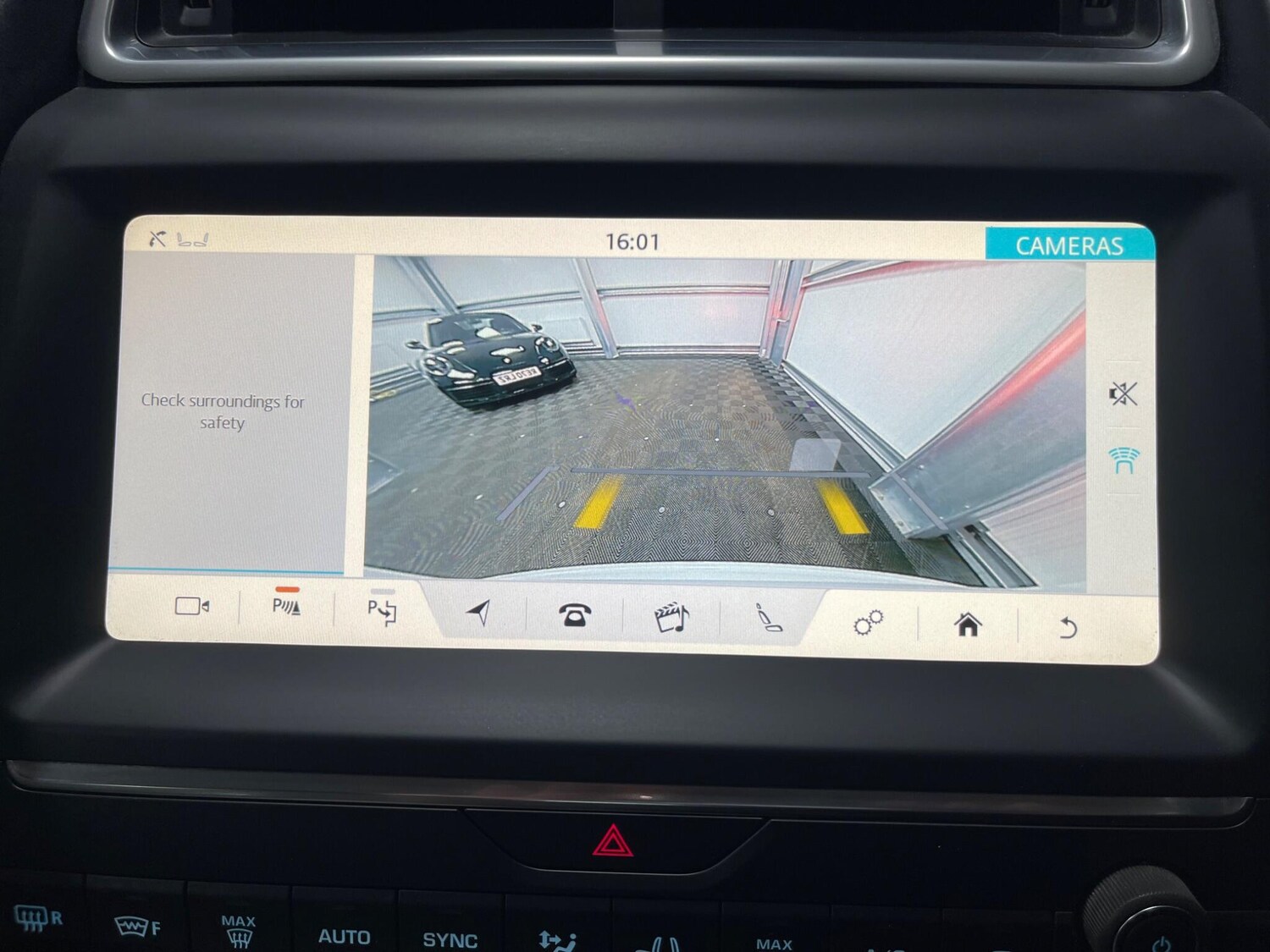 Used Jaguar E-Pace 2018 for sale - 77670805: Photo 44