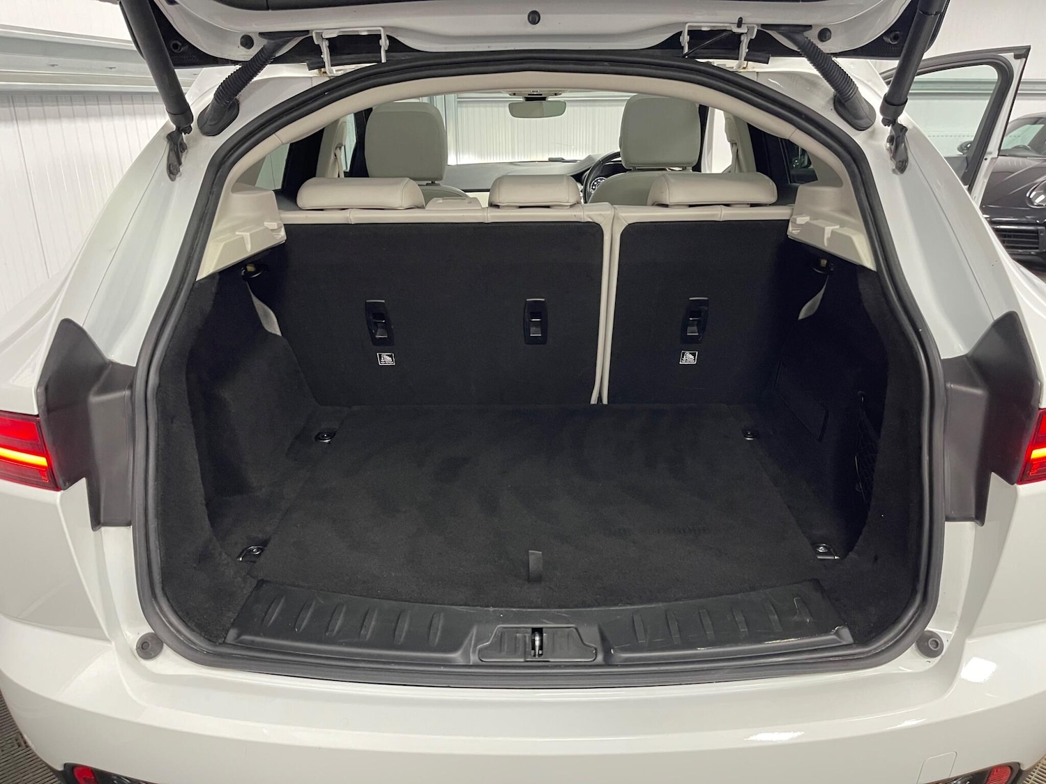 Used Jaguar E-Pace 2018 for sale - 77670805: Photo 45