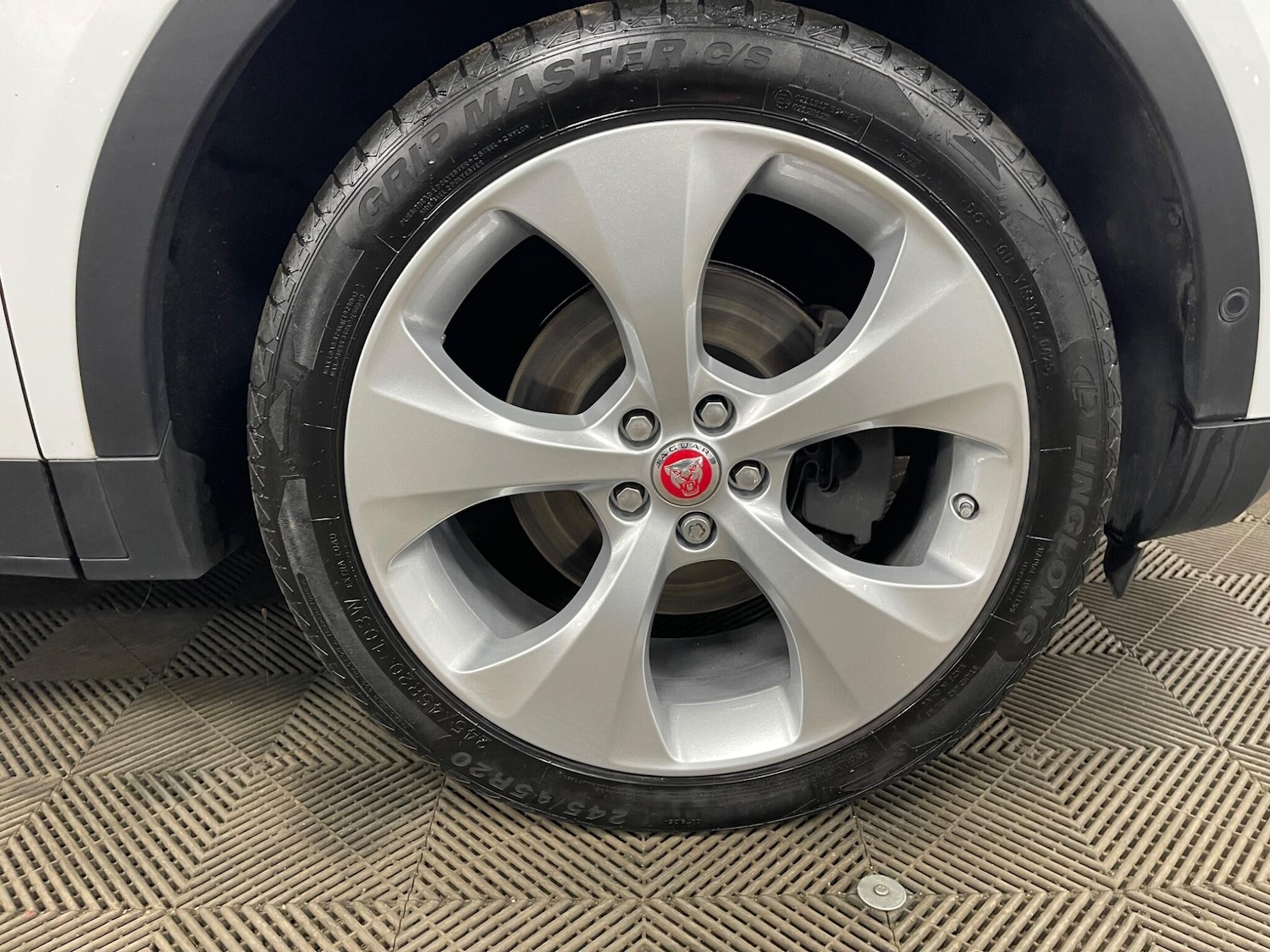 Used Jaguar E-Pace 2018 for sale - 77670805: Photo 48