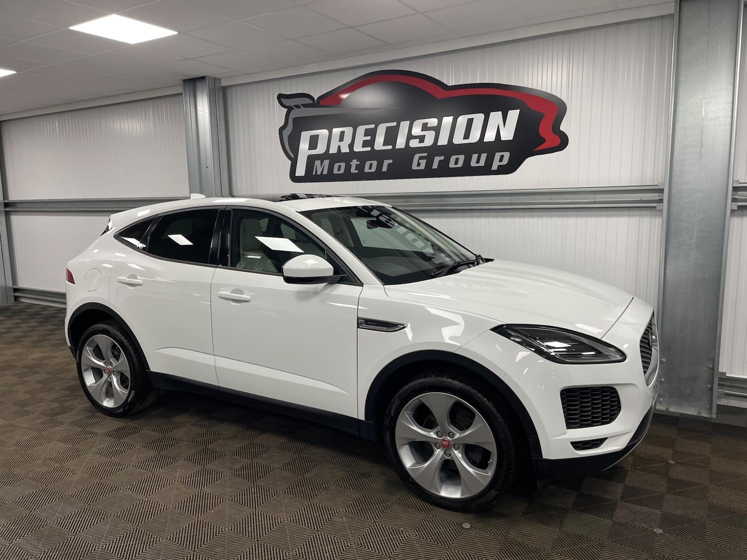 Used Jaguar E-Pace 2018 for sale - 77670805: Photo 5