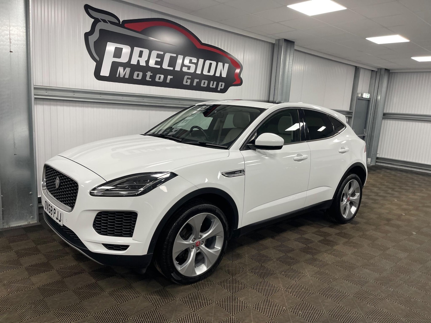 Used Jaguar E-Pace 2018 for sale - 77670805: Photo 6