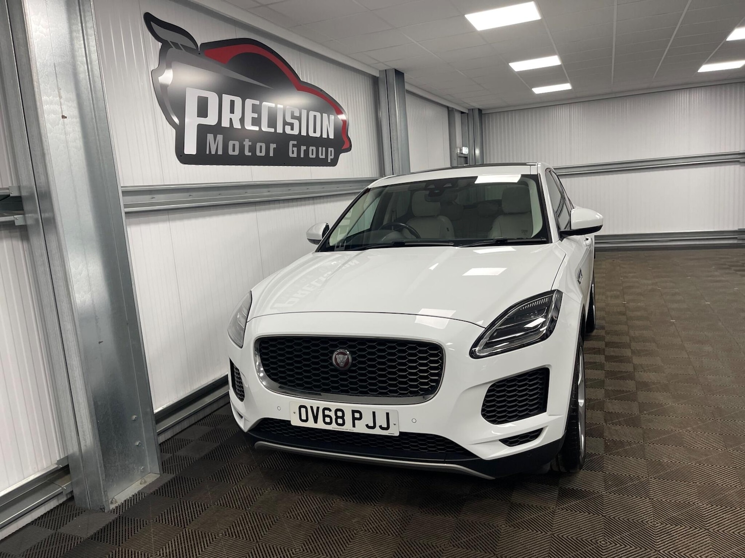 Used Jaguar E-Pace 2018 for sale - 77670805: Photo 8