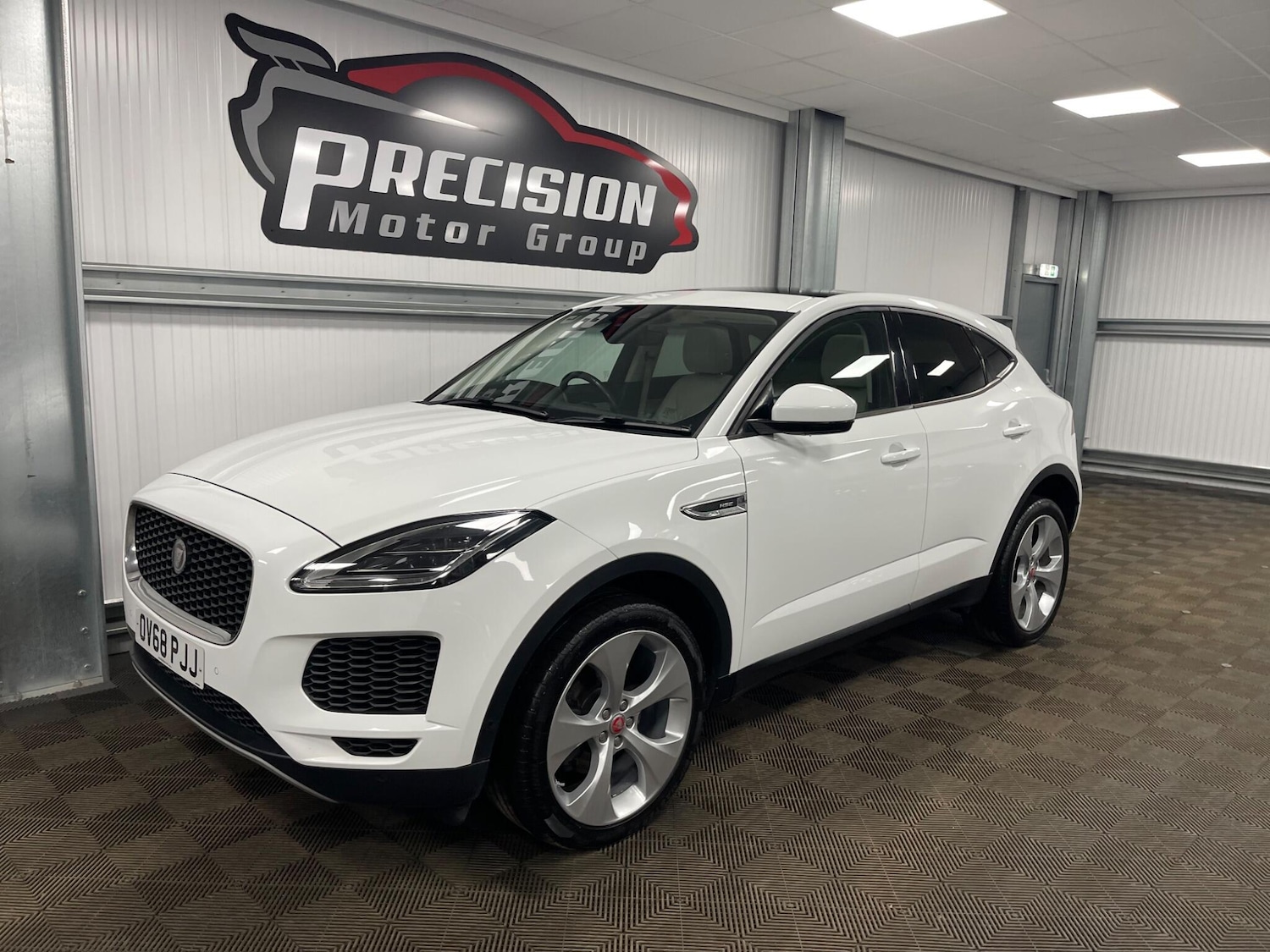 Used Jaguar E-Pace 2018 for sale - 77670805: Photo 9