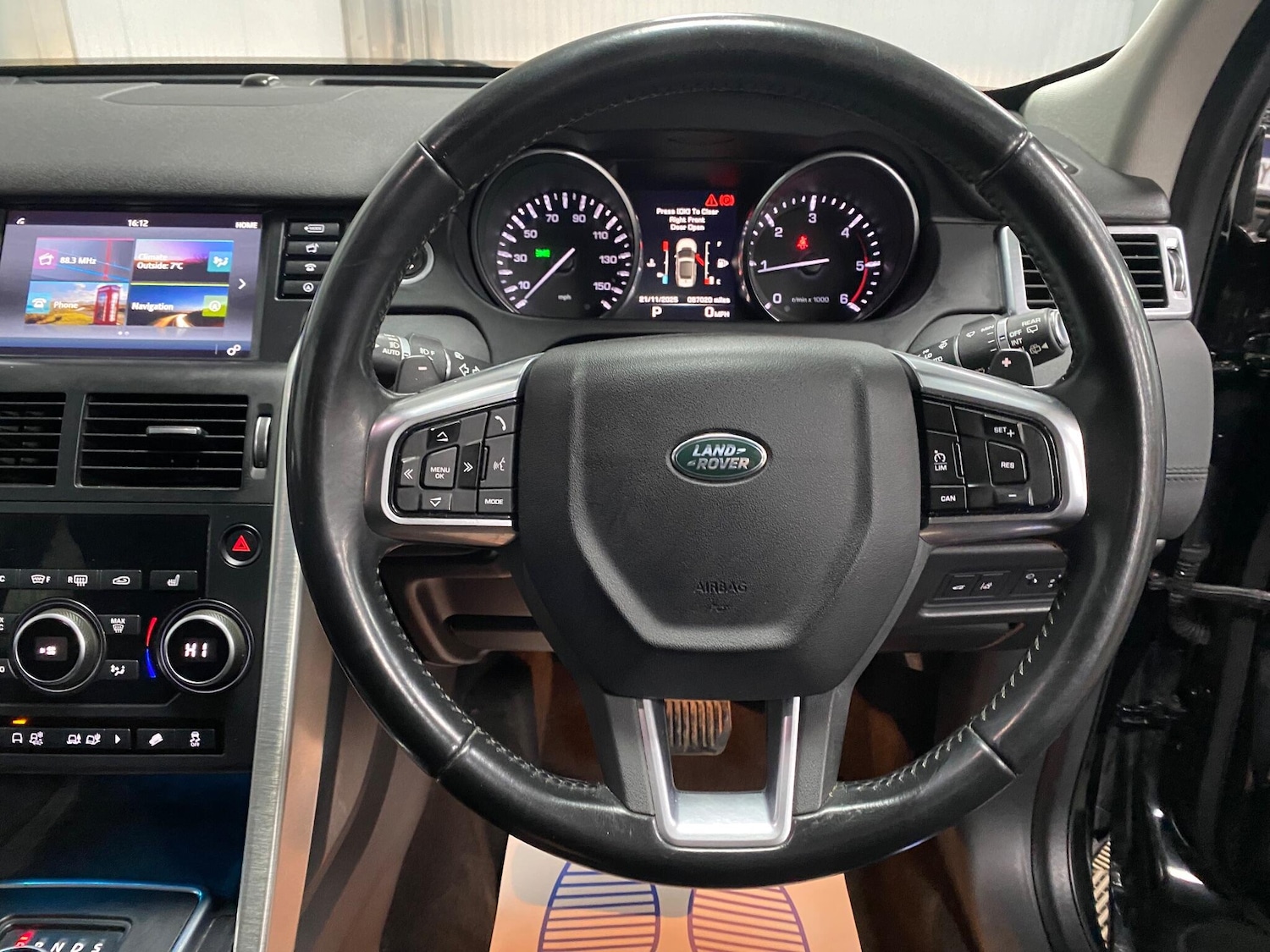 Used Land Rover Discovery Sport for sale - 76659049: Photo 32