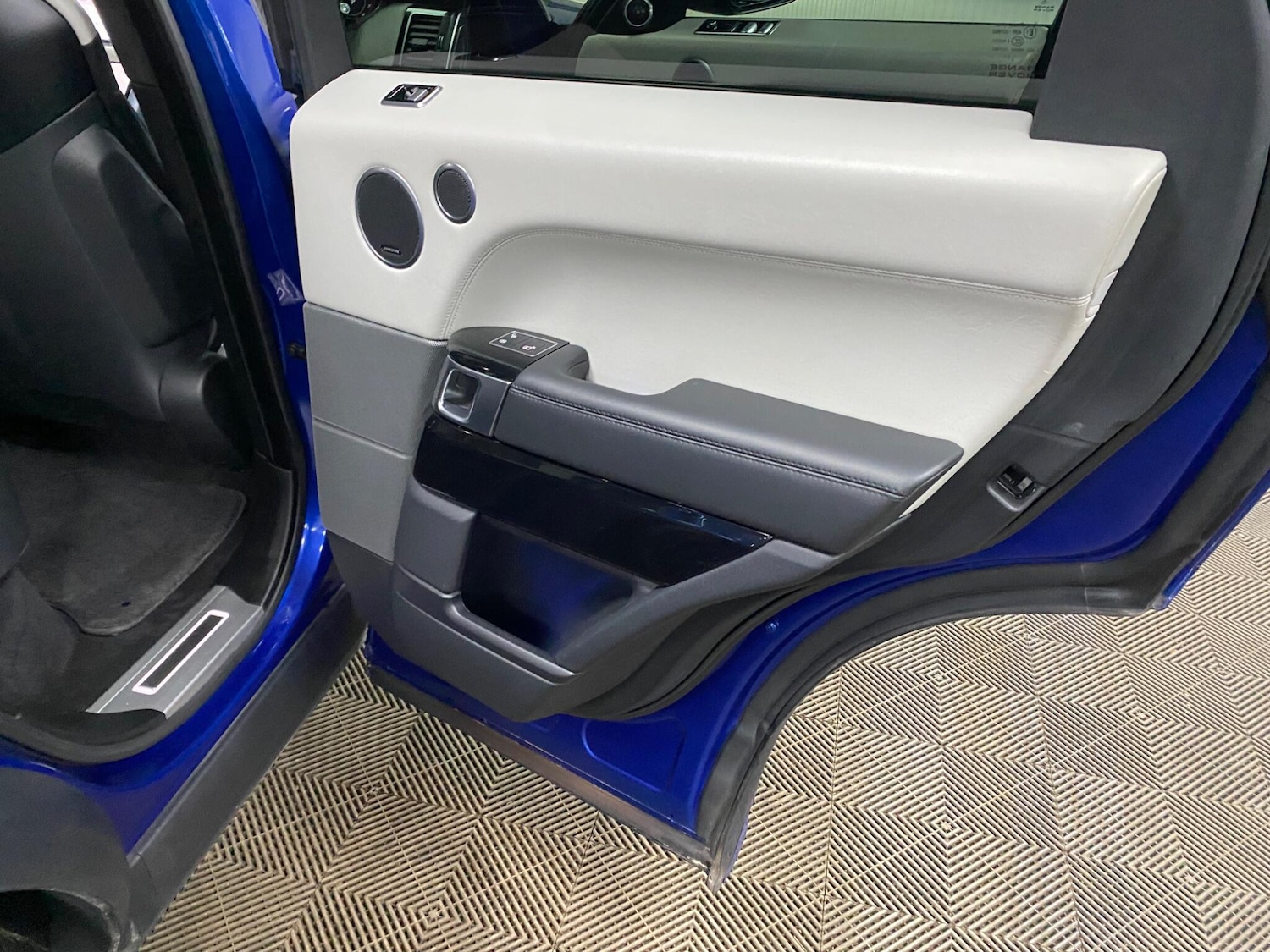 Used Land Rover Range Rover Sport 2018 for sale - 77305232: Photo 44