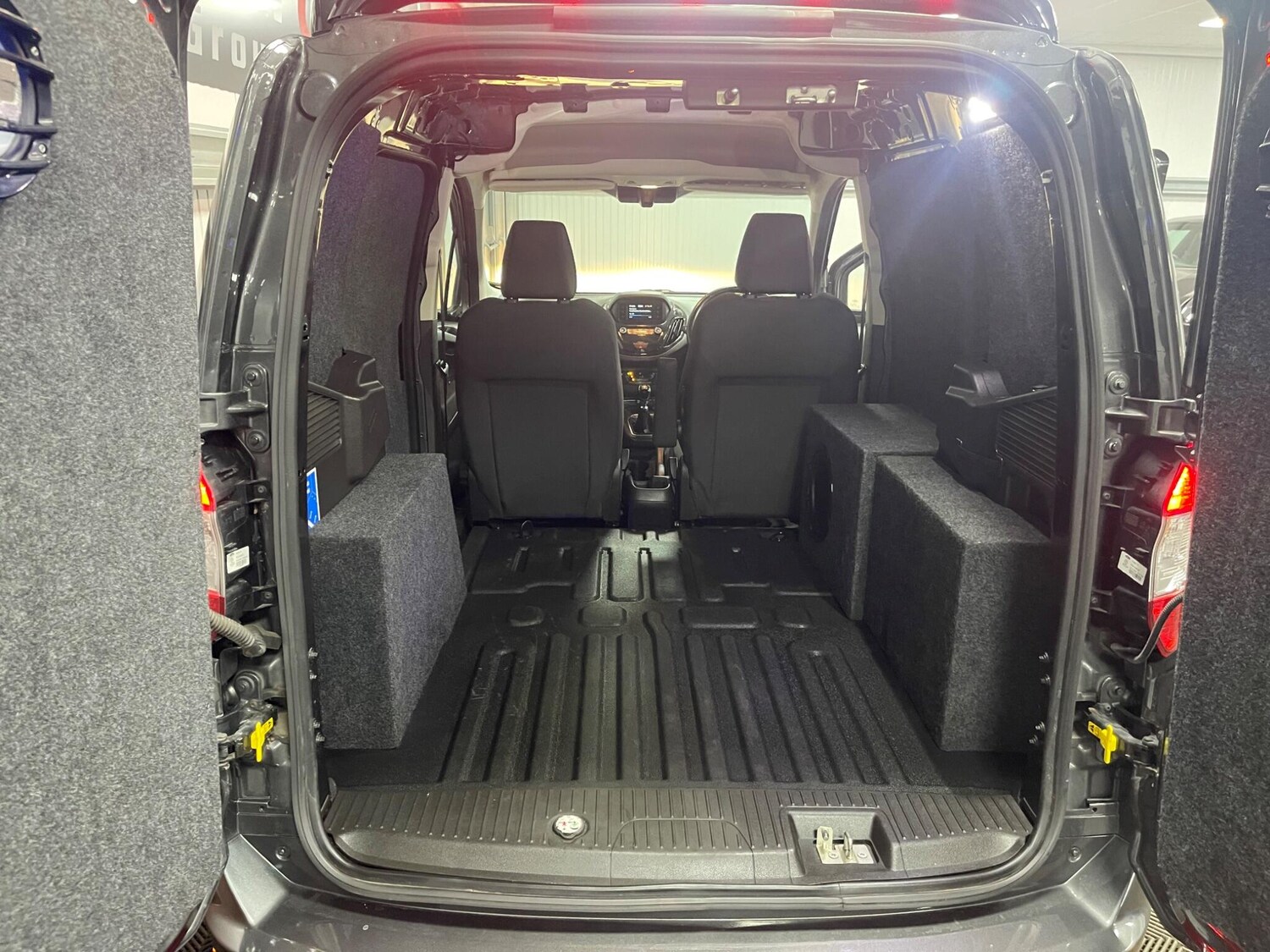 Used Ford Transit Courier 2023 for sale - 77993166: Photo 37