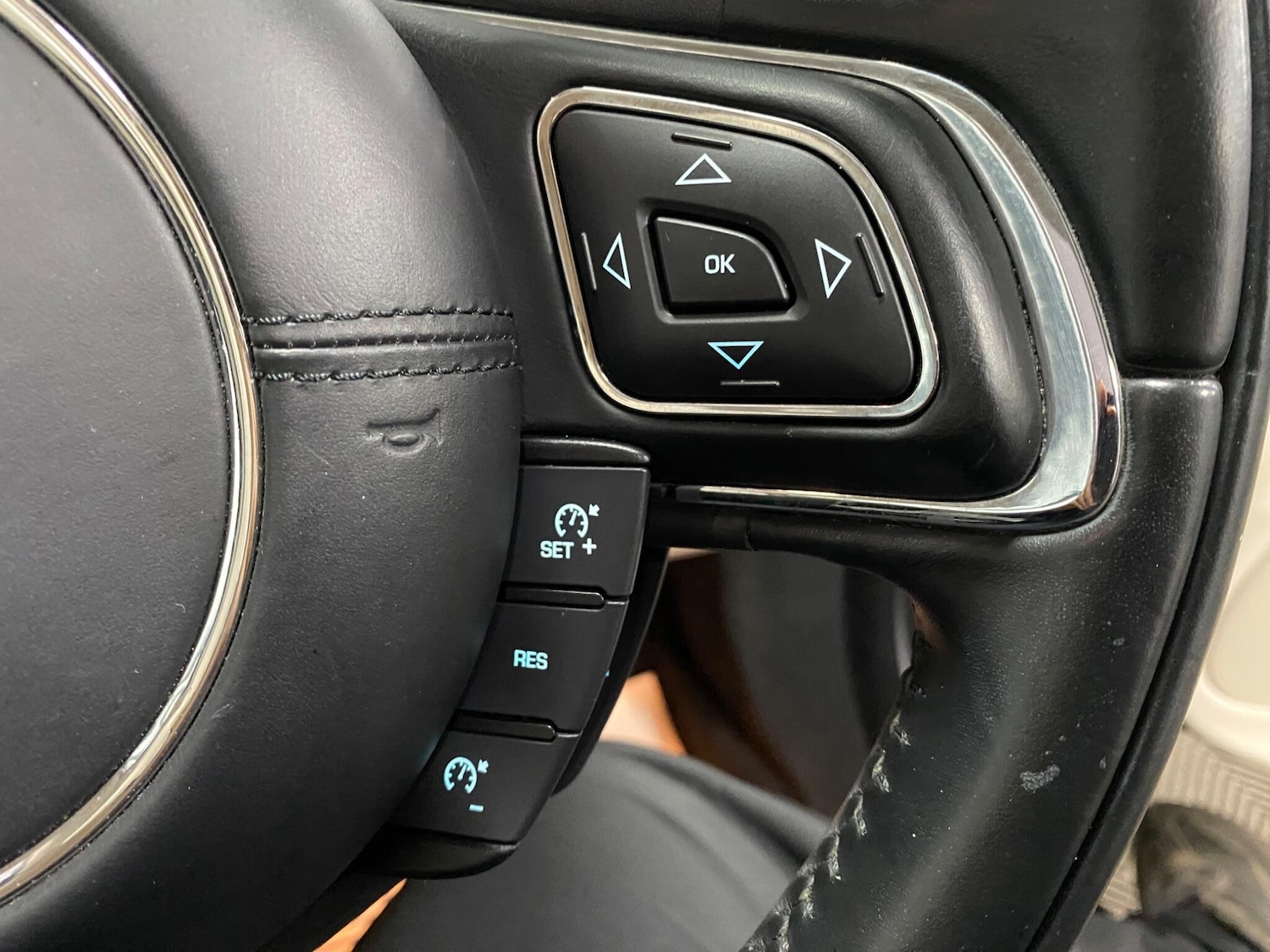 Used Jaguar XJ 2016 for sale - 76381247: Photo 40