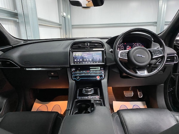 Used Jaguar F-Pace 2020 for sale - 76215310: Photo 35
