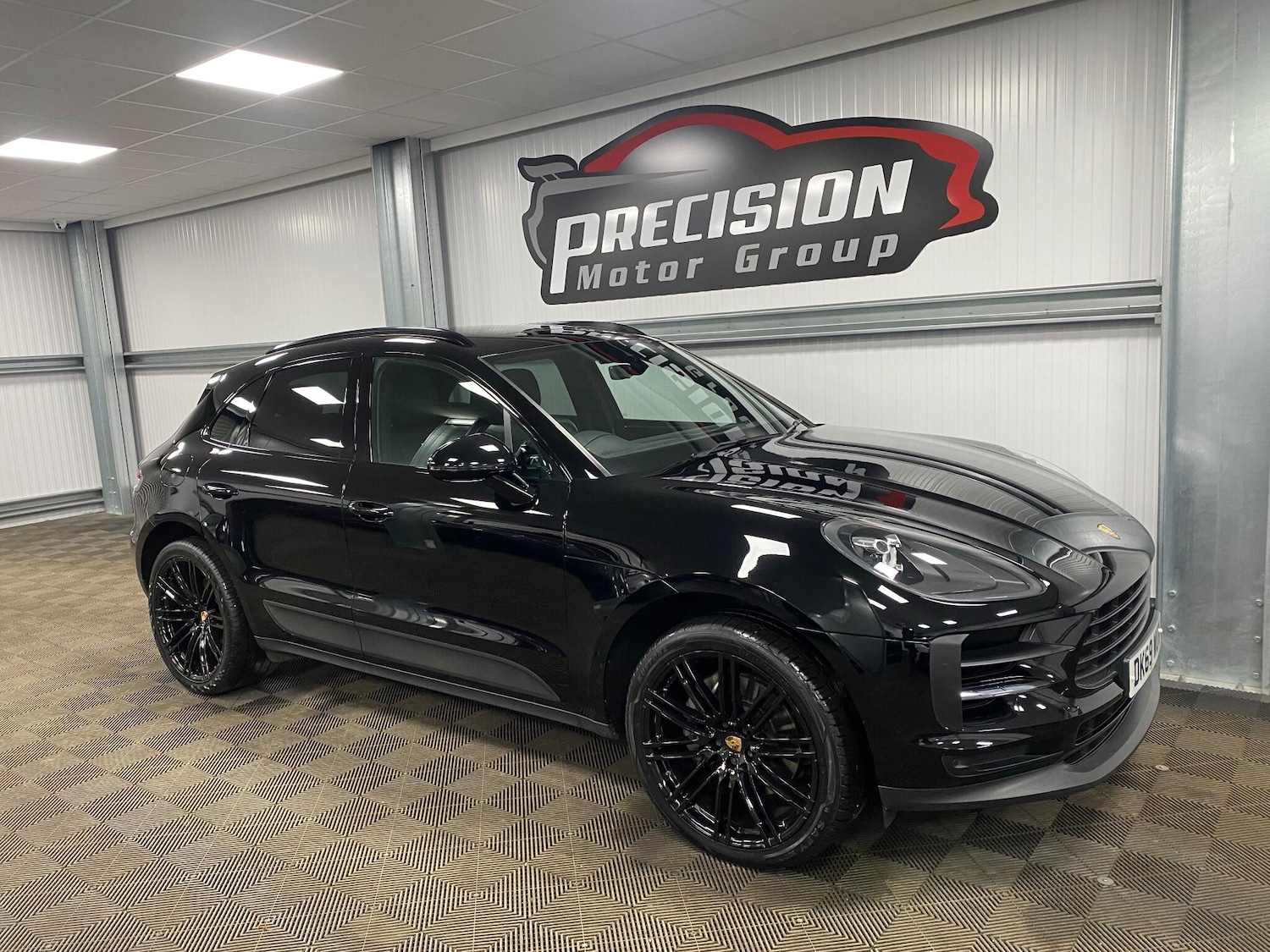 Used Porsche Macan 2019 for sale - 76942350: Photo 3