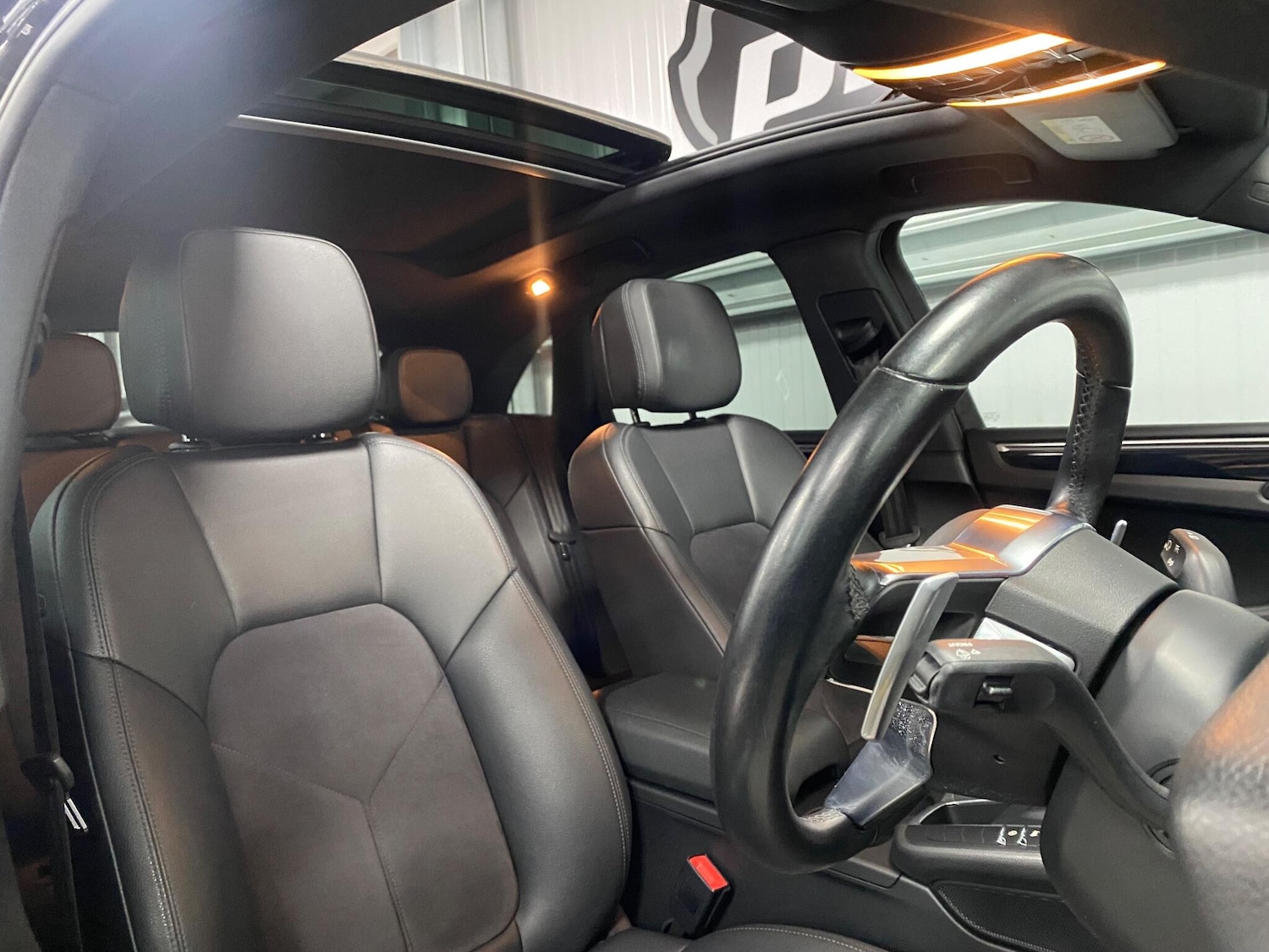 Used Porsche Macan 2019 for sale - 76942350: Photo 34